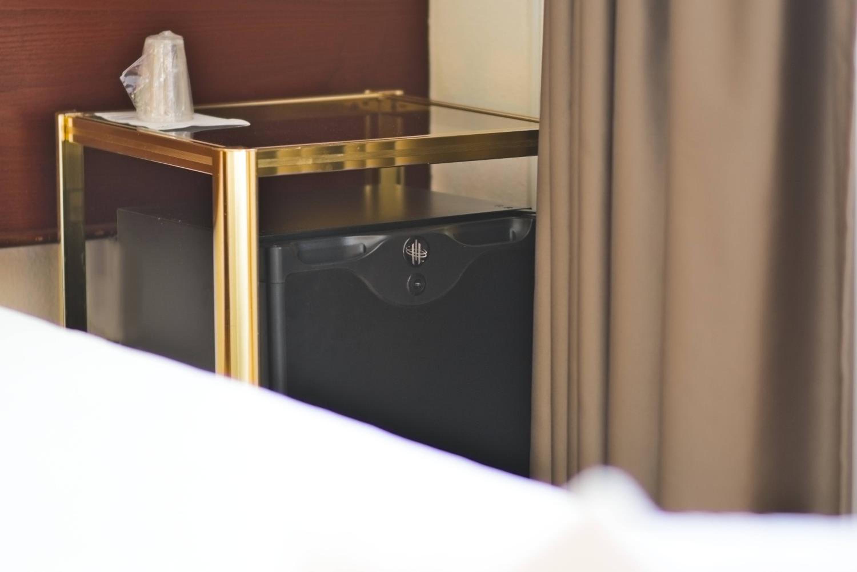 Standard Twin Room - Photo 7
