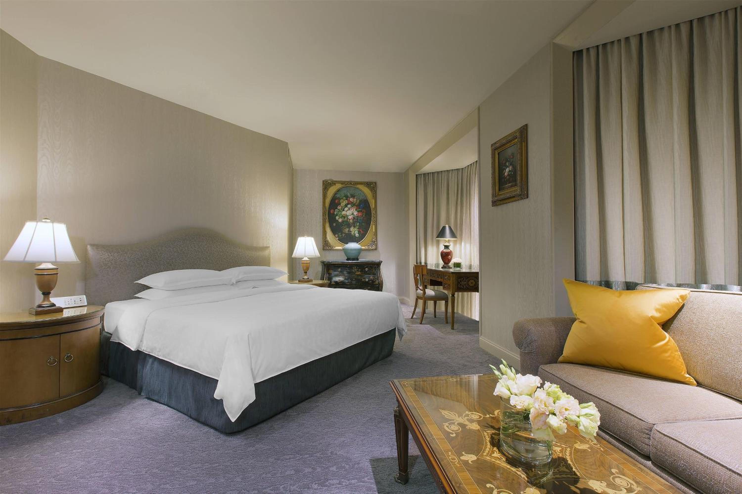 One-Bedroom King Suite, High Floor, Executive Lounge Access One-Bedroom King Suite, High Floor, Executive Lounge Access