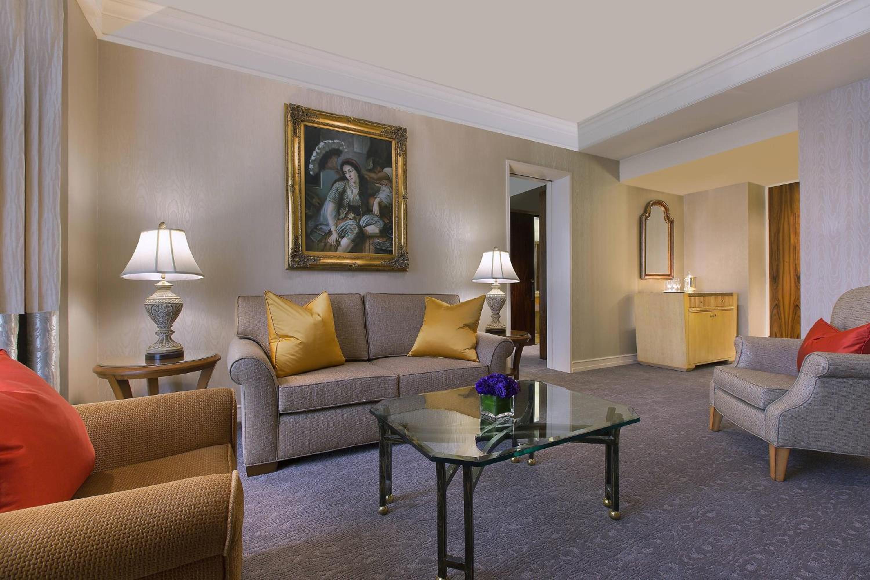 One-Bedroom King Suite, High Floor, Executive Lounge Access