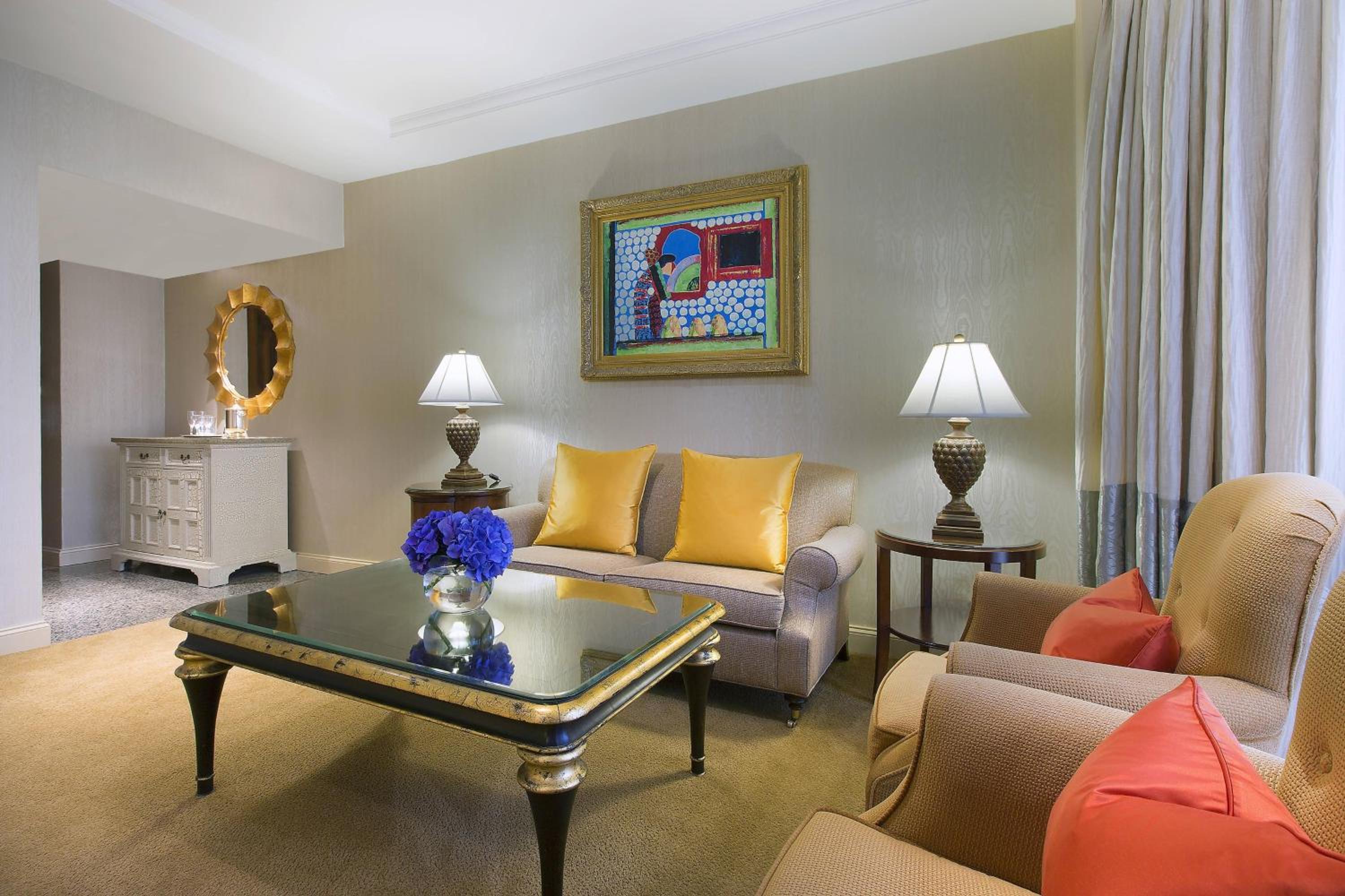 One-Bedroom King Suite, High Floor, Executive Lounge Access