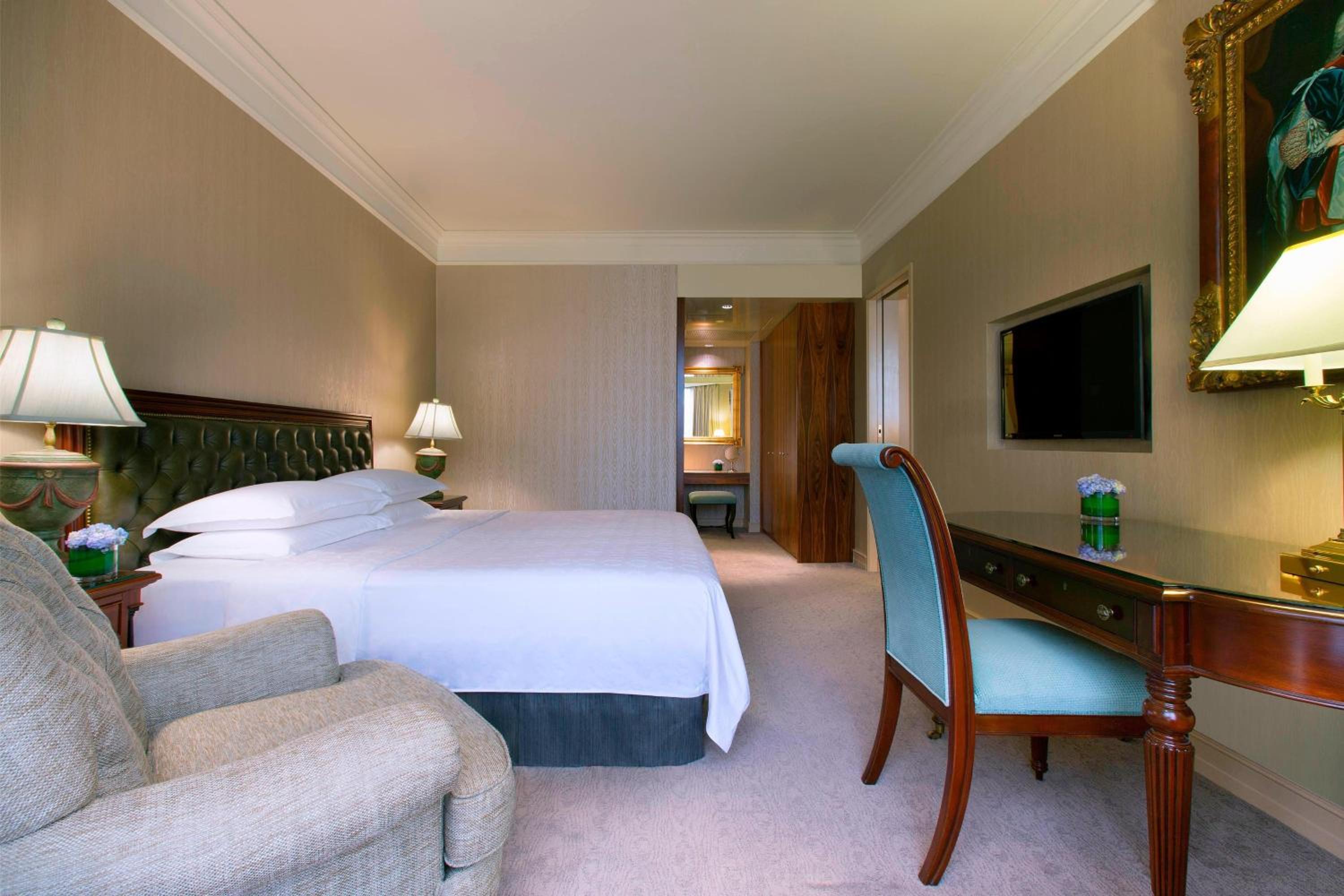 One-Bedroom King Suite, High Floor, Executive Lounge Access One-Bedroom King Suite, High Floor, Executive Lounge Access