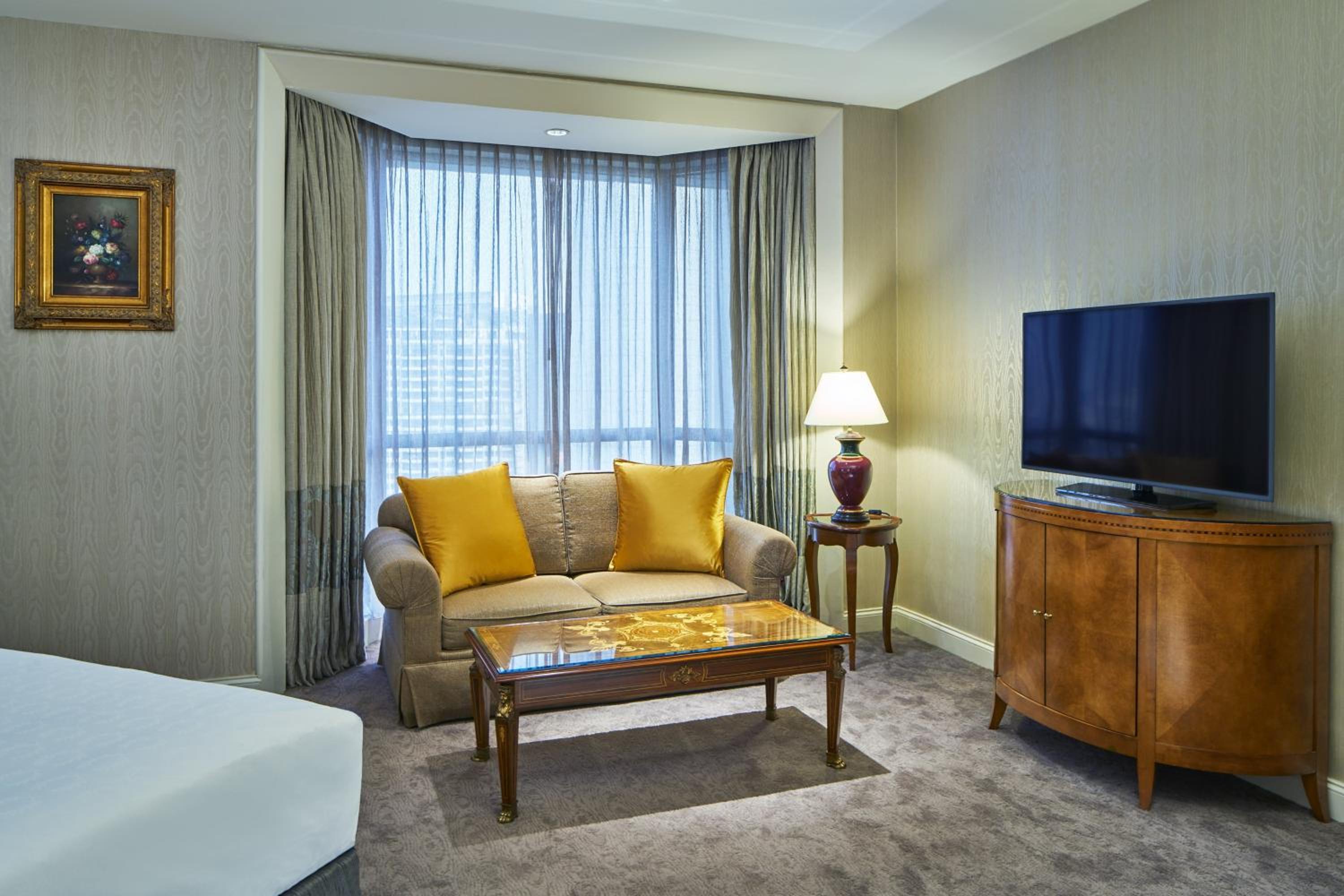 One-Bedroom King Suite, High Floor, Executive Lounge Access One-Bedroom King Suite, High Floor, Executive Lounge Access