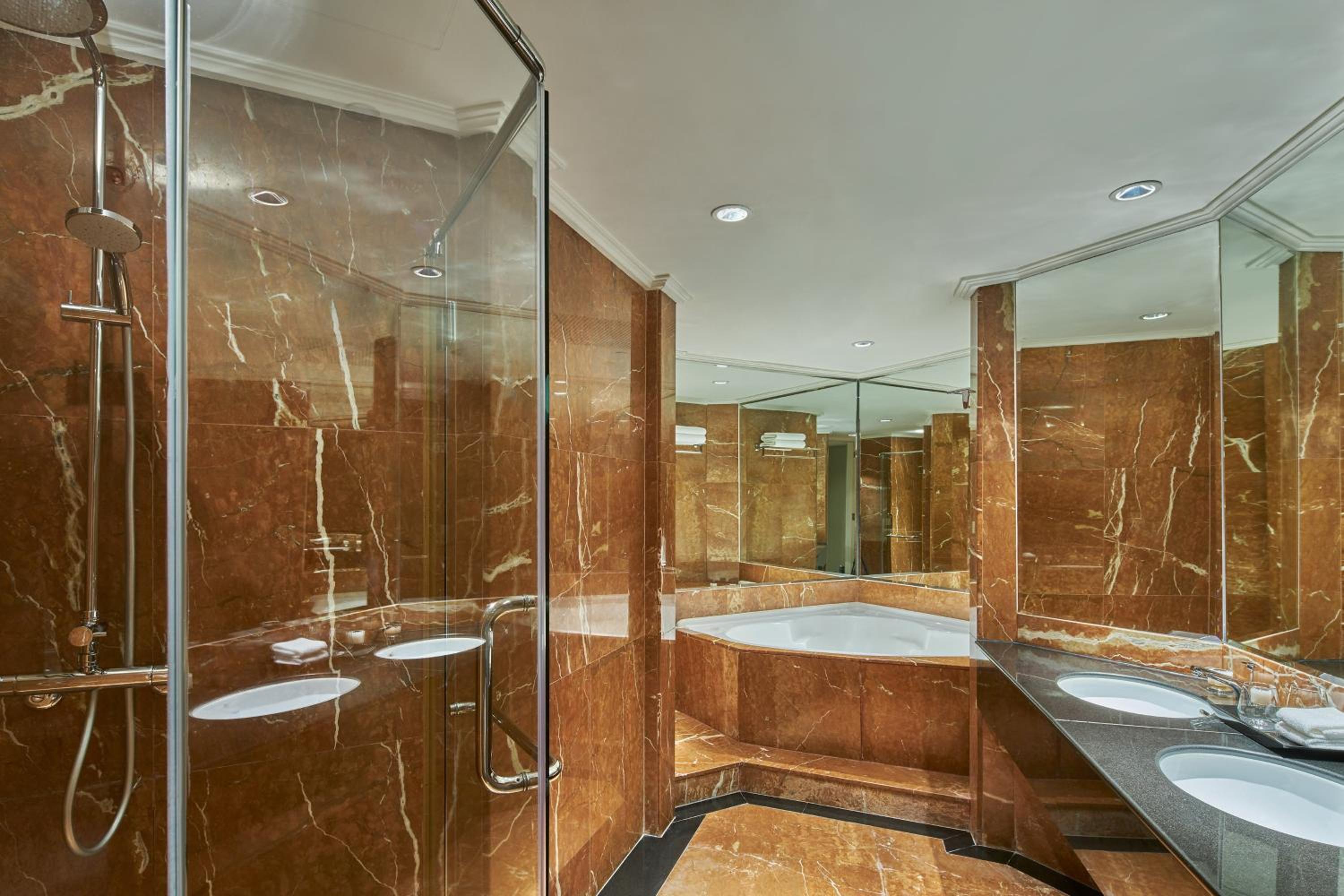 One-Bedroom King Suite, High Floor, Executive Lounge Access One-Bedroom King Suite, High Floor, Executive Lounge Access