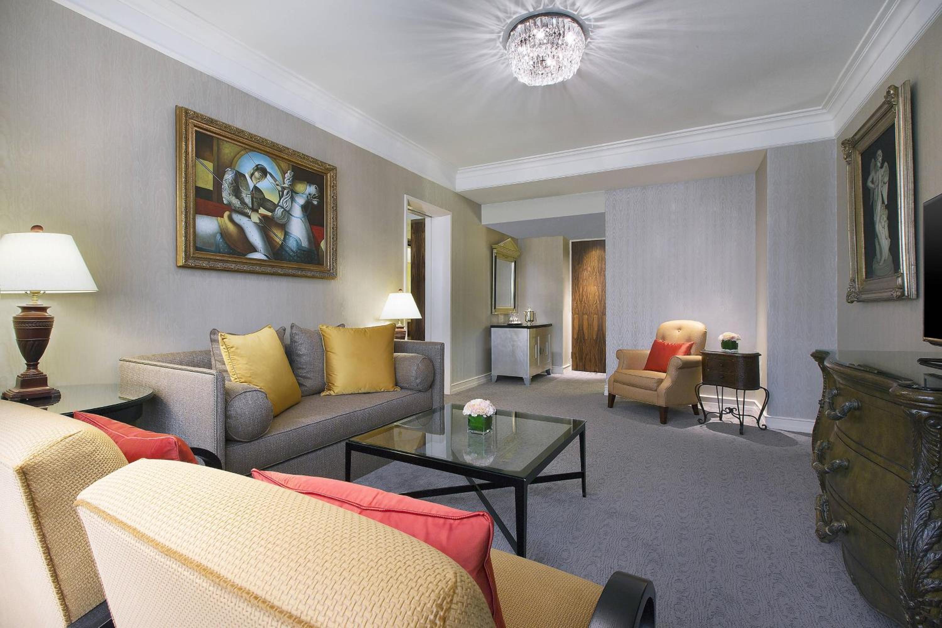 One-Bedroom King Suite, High Floor, Executive Lounge Access One-Bedroom King Suite, High Floor, Executive Lounge Access