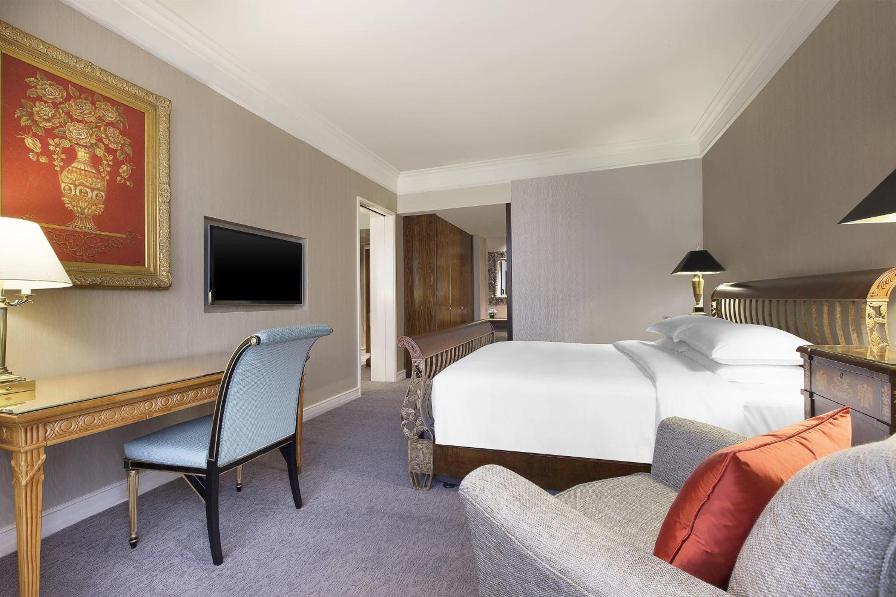 One-Bedroom King Suite, High Floor, Executive Lounge Access One-Bedroom King Suite, High Floor, Executive Lounge Access