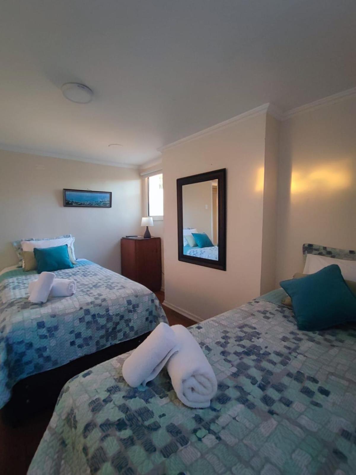 Economy Twin Room photo 3