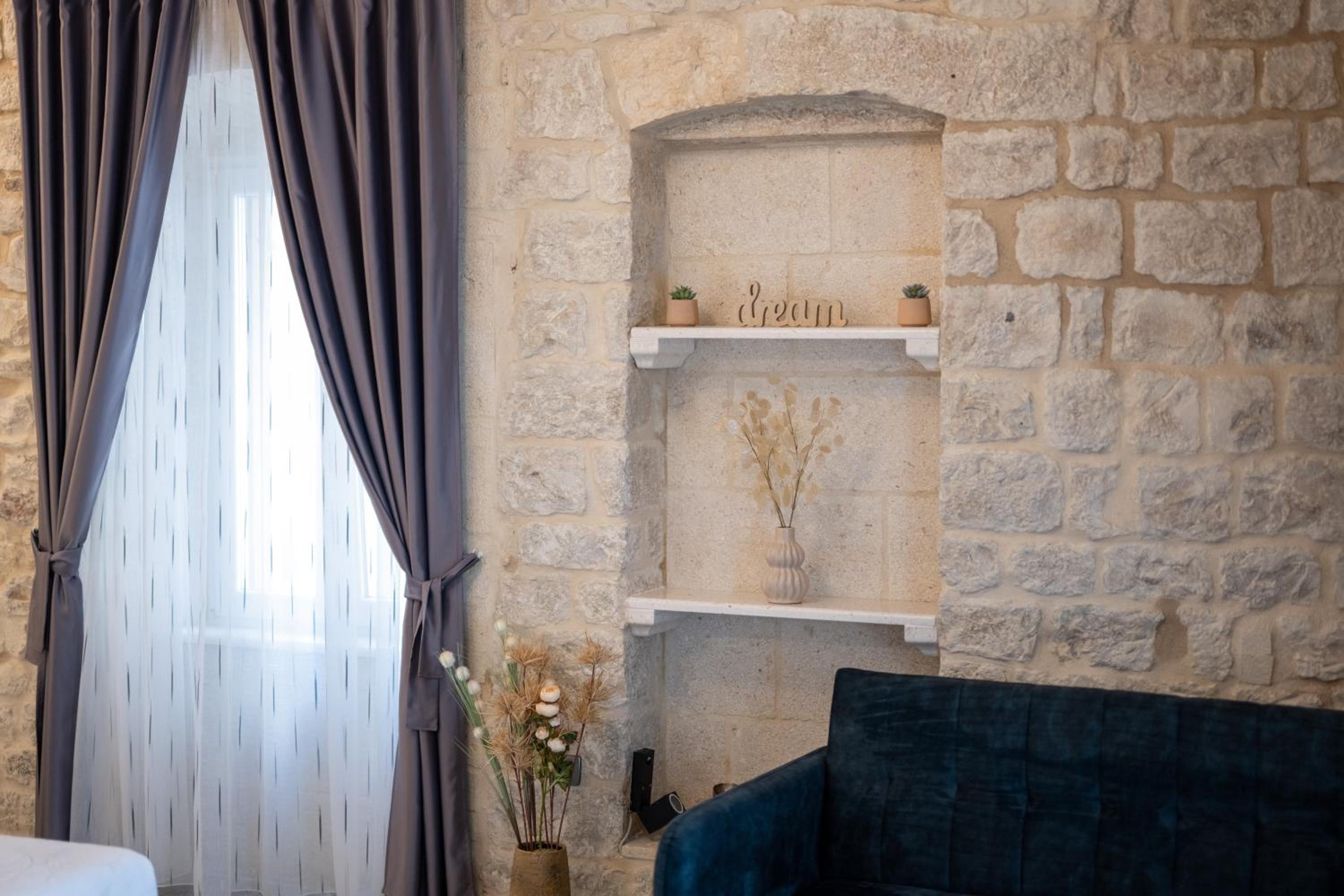 Double Room - Photo 21