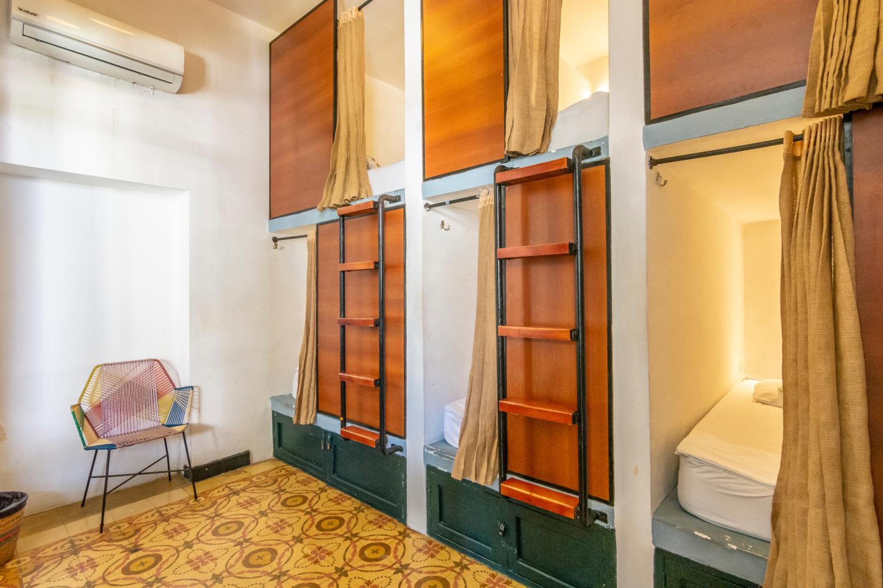 Double Bed in Mixed Dormitory Room  photo 2