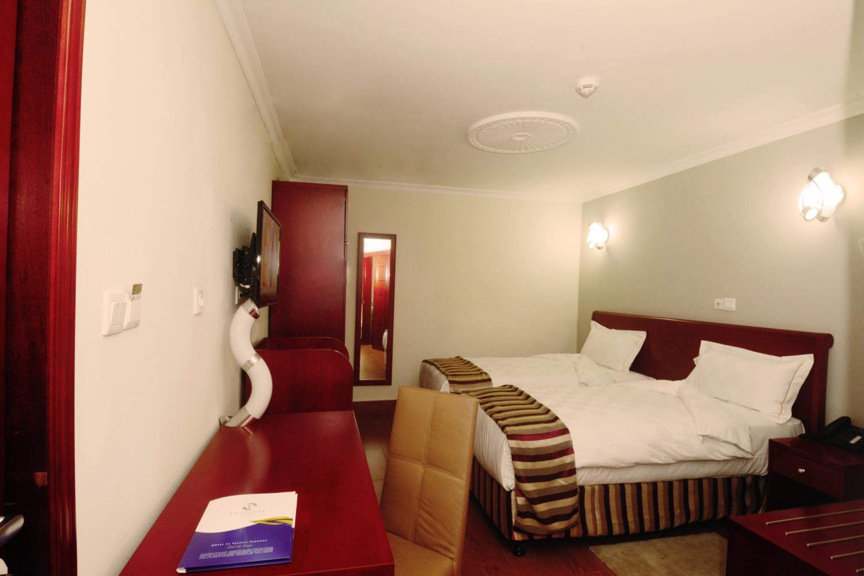 Large Twin Room photo 1