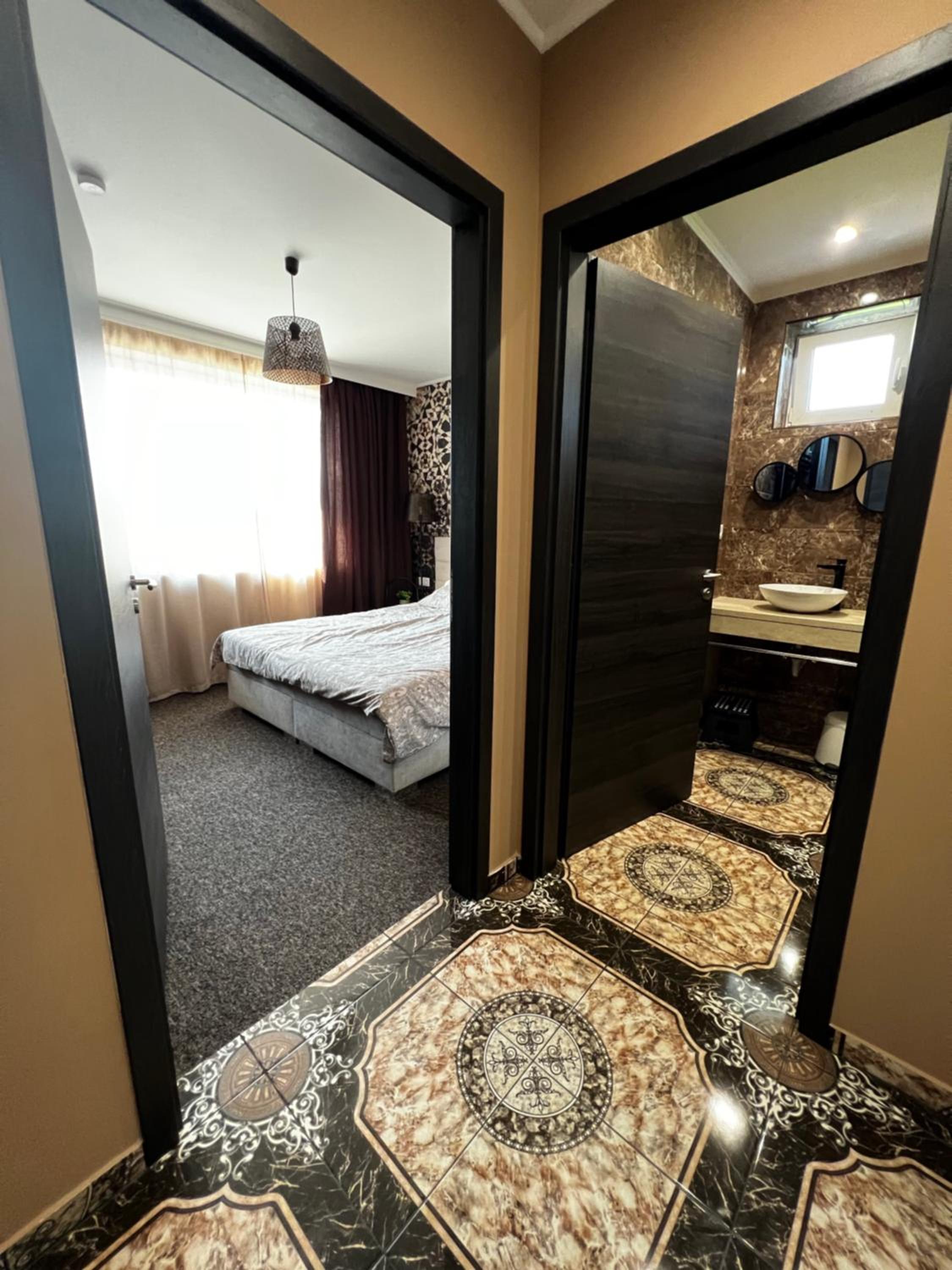 Double Room with Private Bathroom photo 3