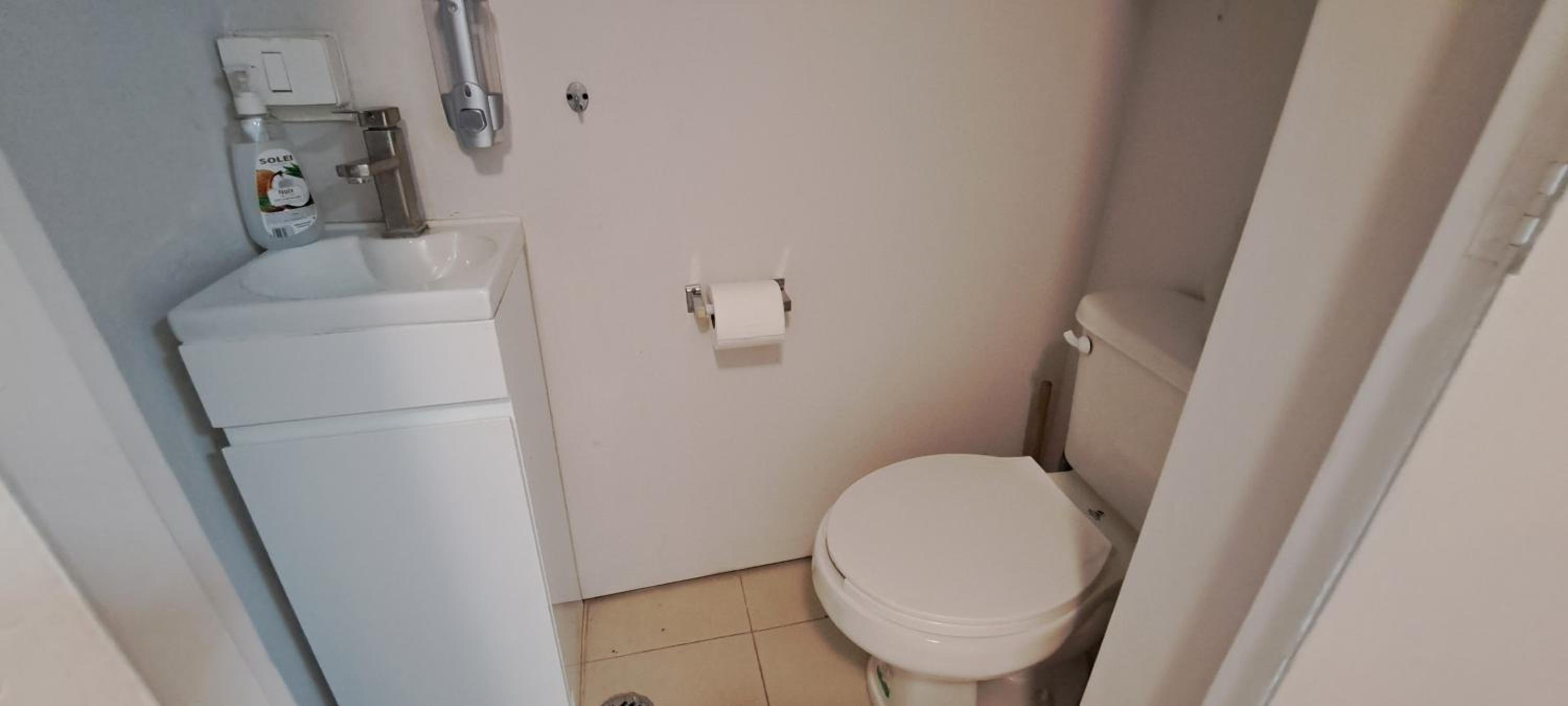 Quadruple Room with Bathroom - Photo 4