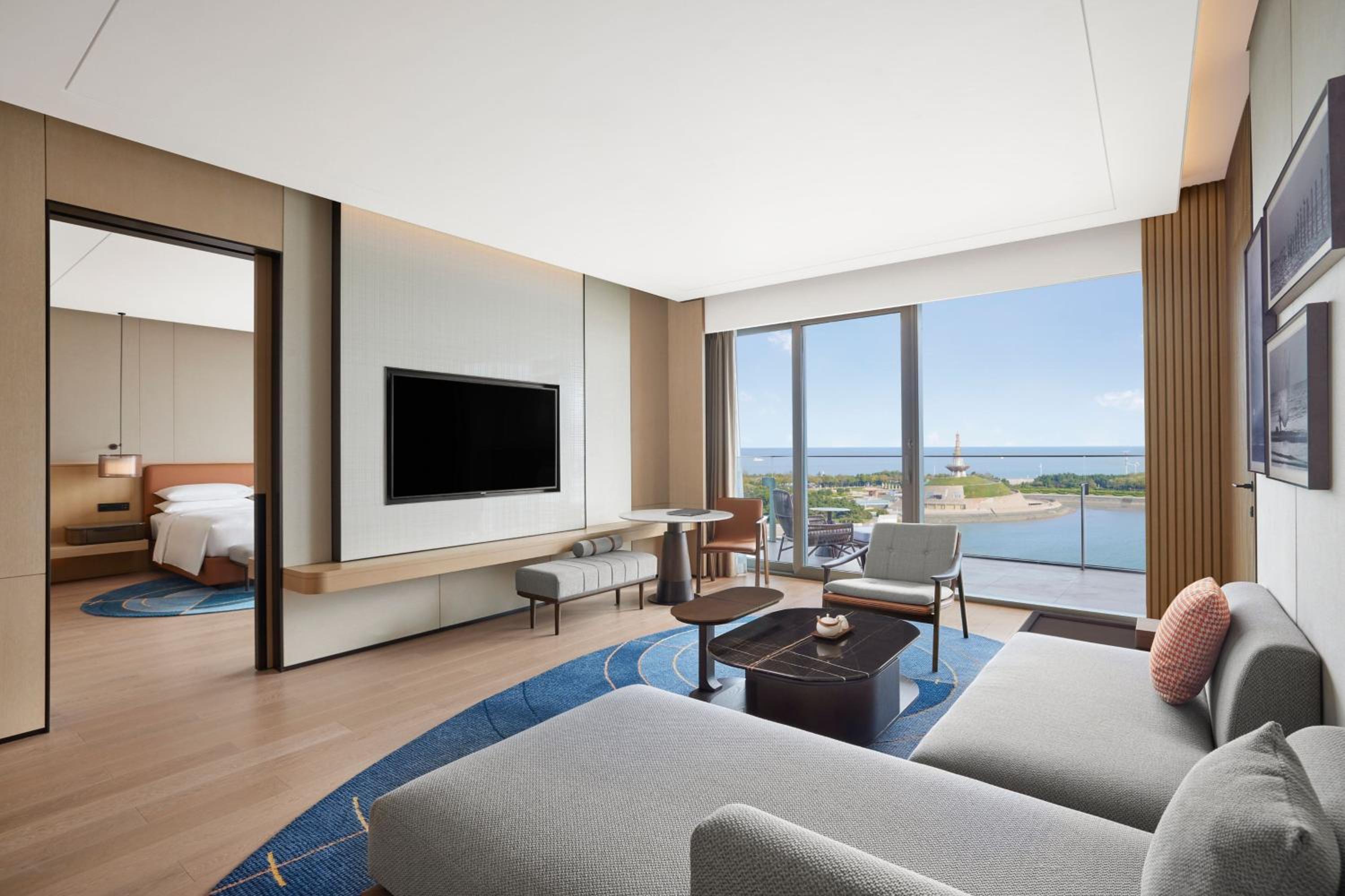 Executive King Suite with Ocean View - Club Lounge Access - Photo 2