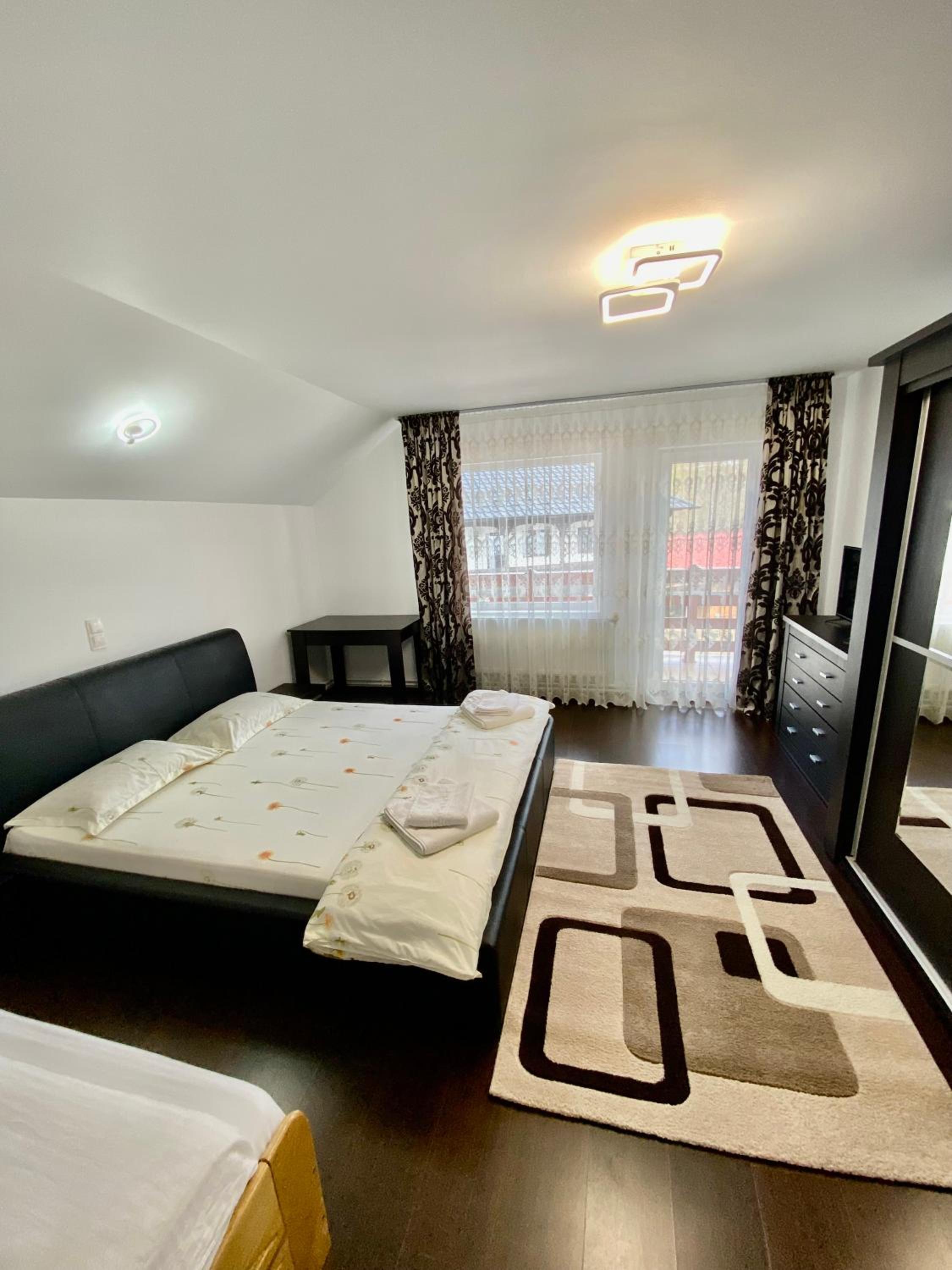 Apartment with Balcony photo 1
