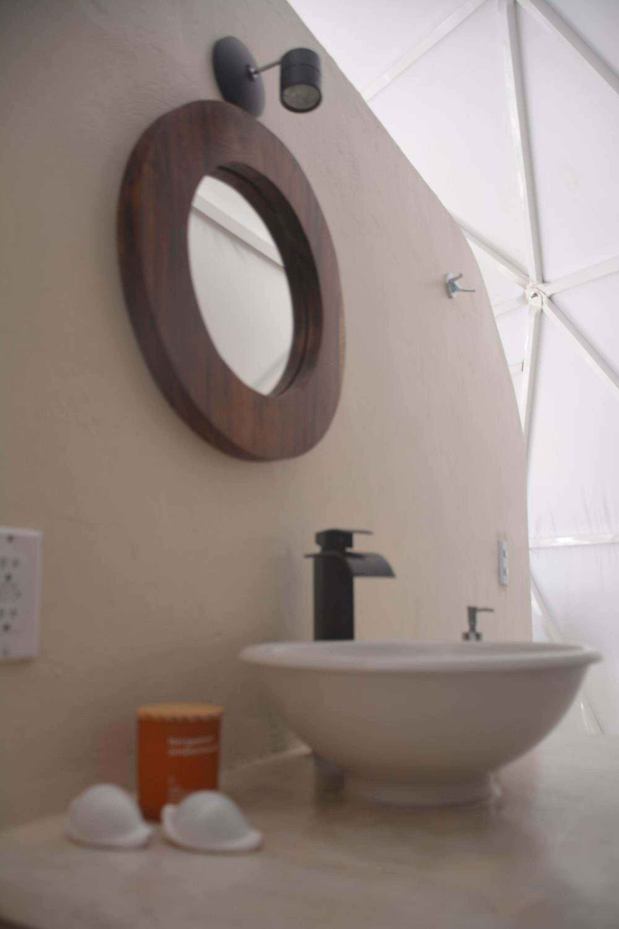 Twin Room with Private Bathroom - Photo 58
