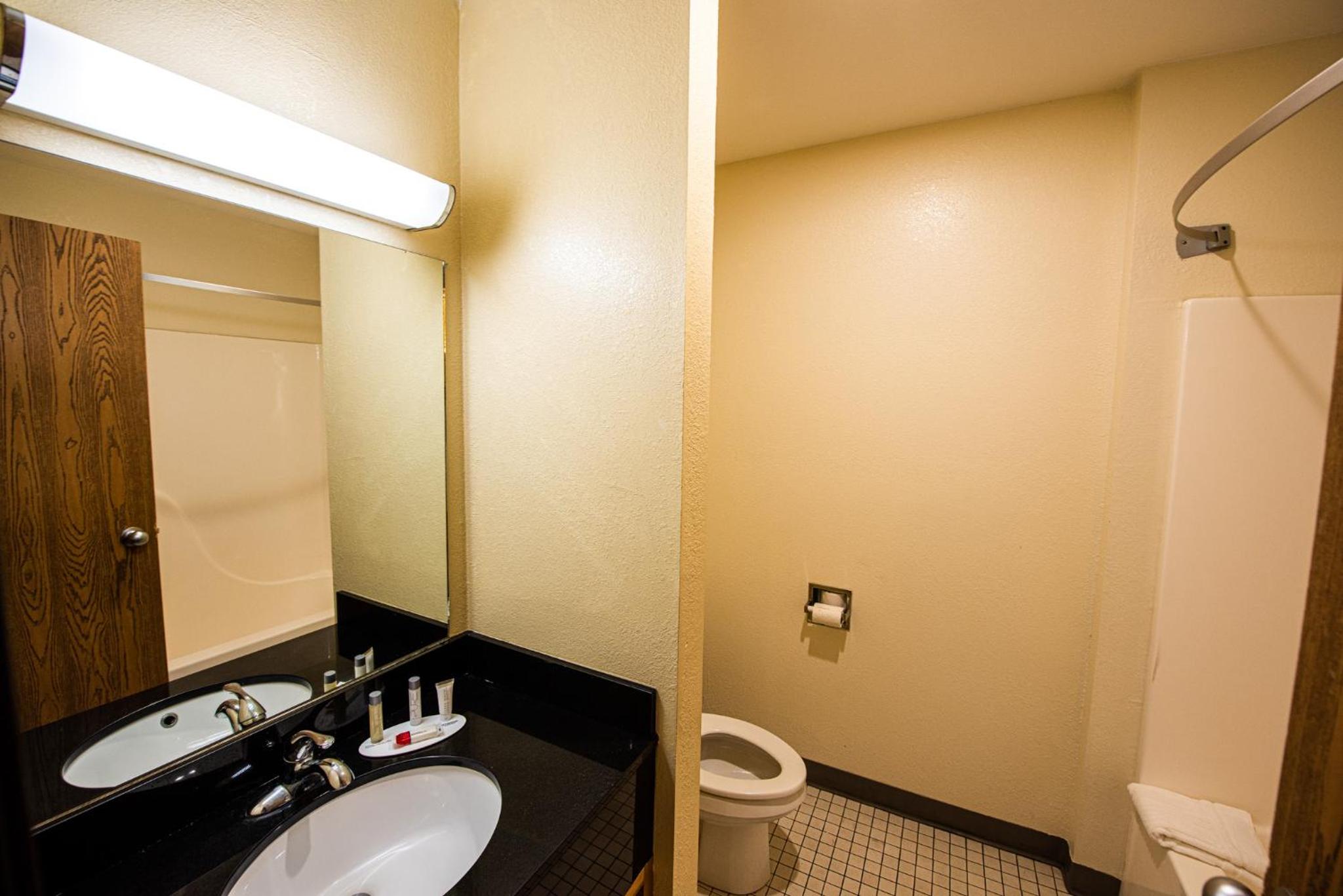 King Room - Mobility Access/Non-Smoking - Photo 4