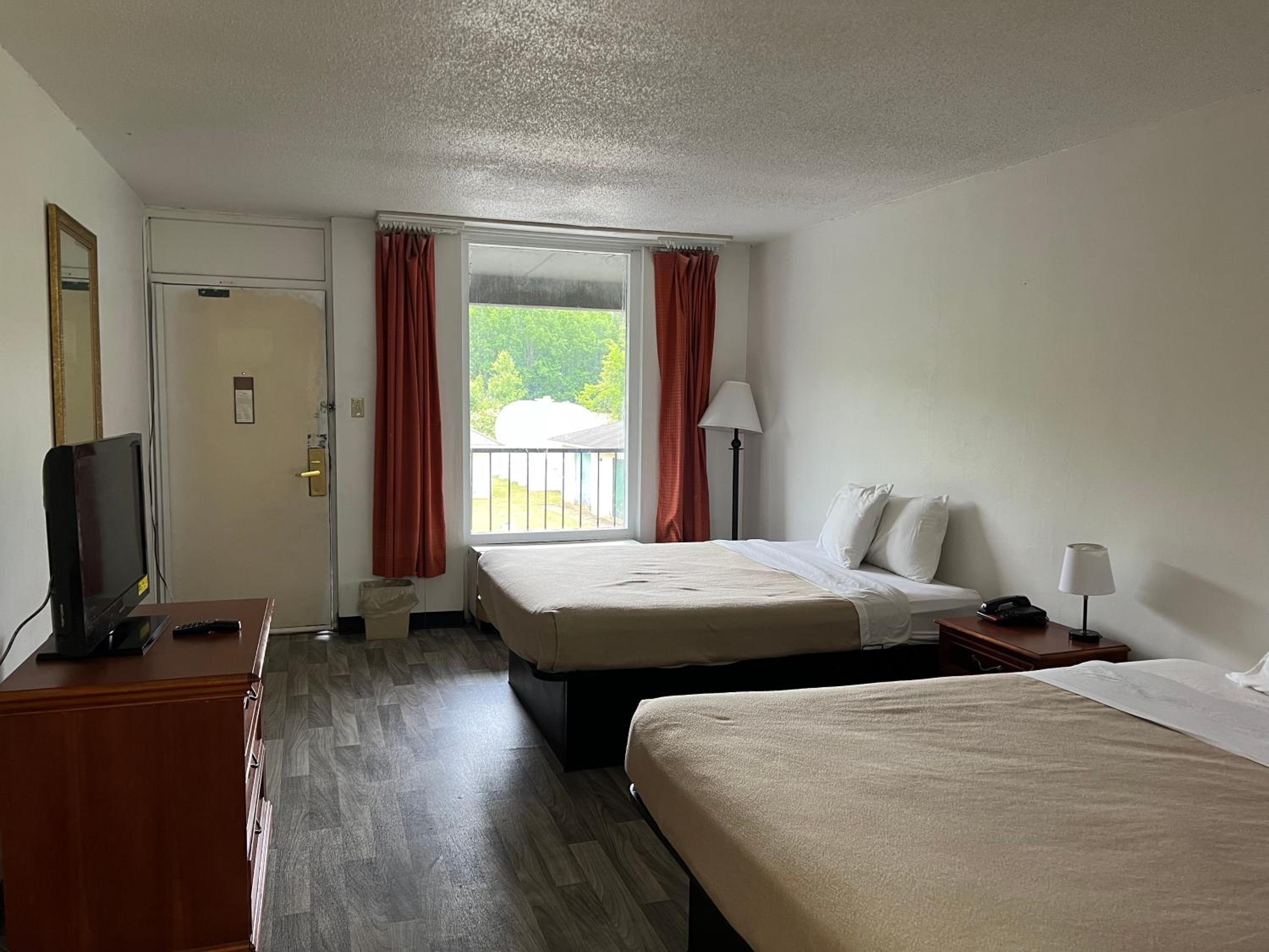 Double Room with Two Double Beds - Smoking - Photo 2