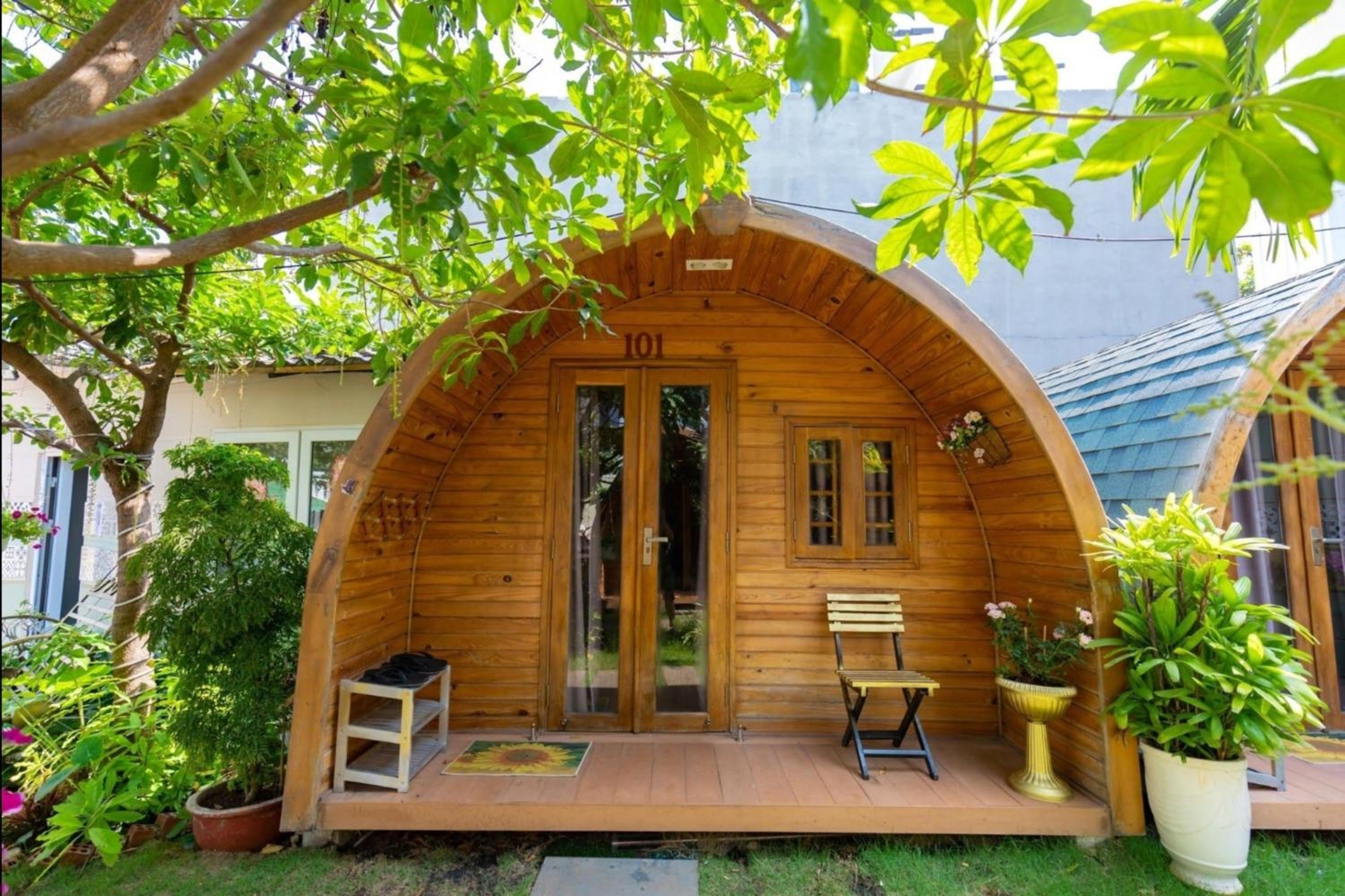 Deluxe Bungalow with Garden View photo 2