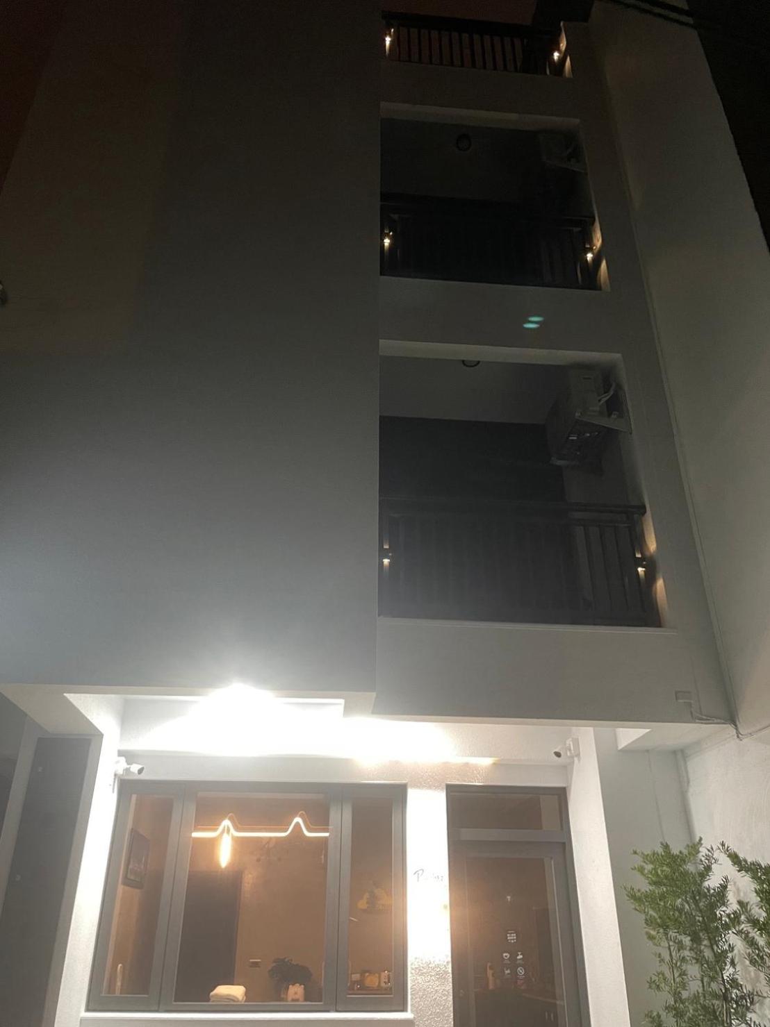 Queen Room with Balcony photo 3