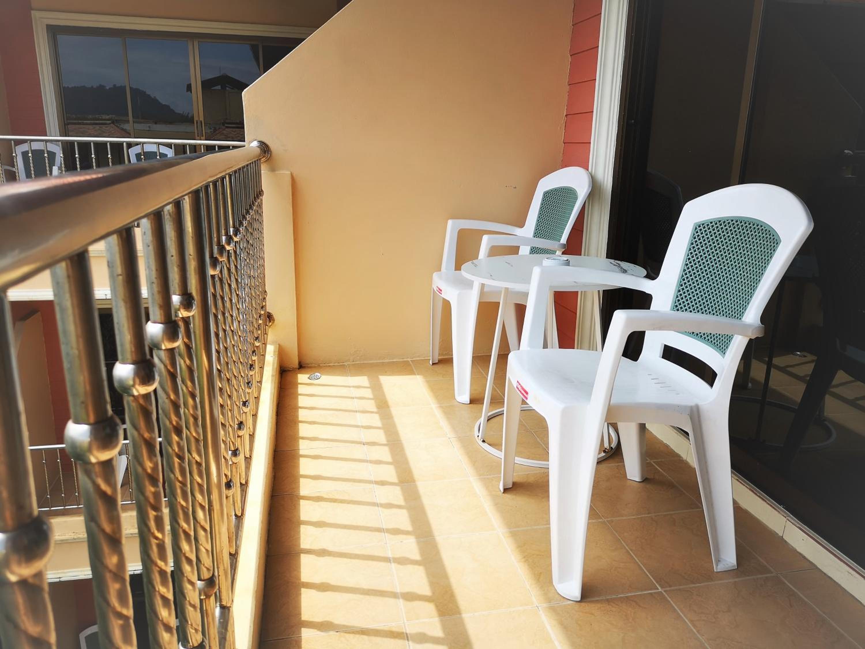 Standard Double Room with Balcony - Photo 7
