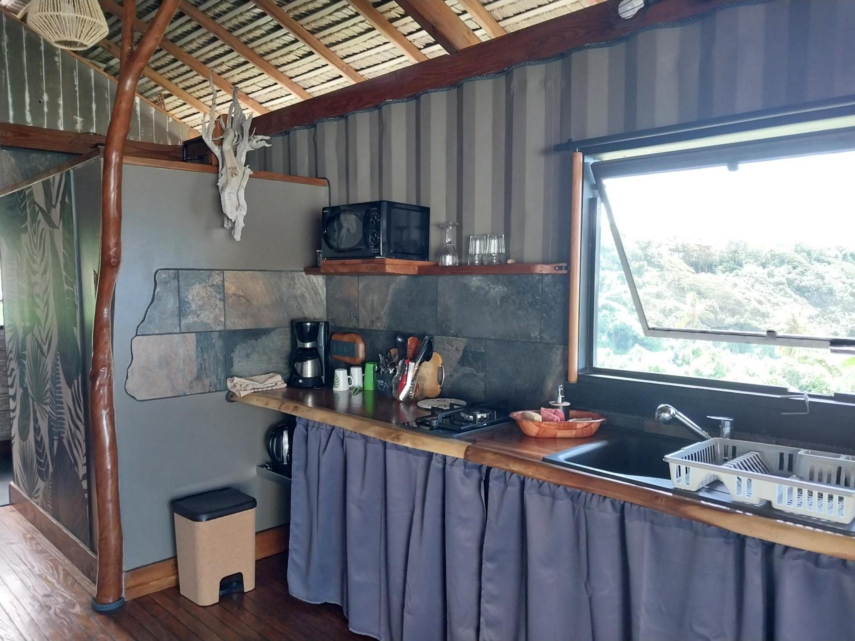 Deluxe Bungalow with Sea View photo 3