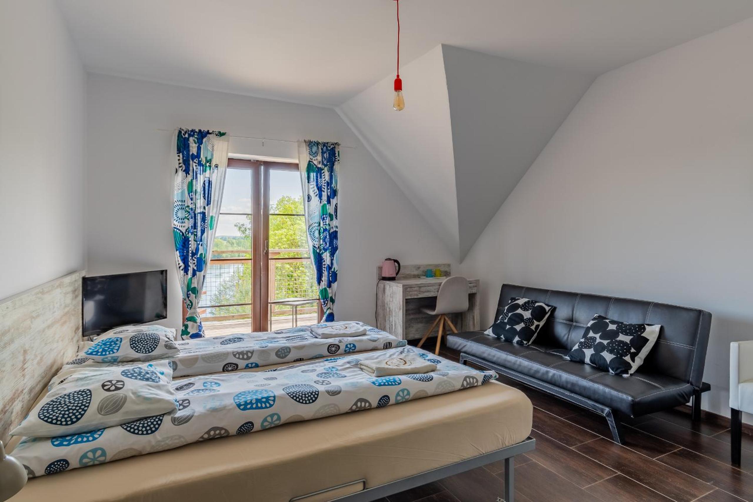 Apartment with Terrace - Photo 5