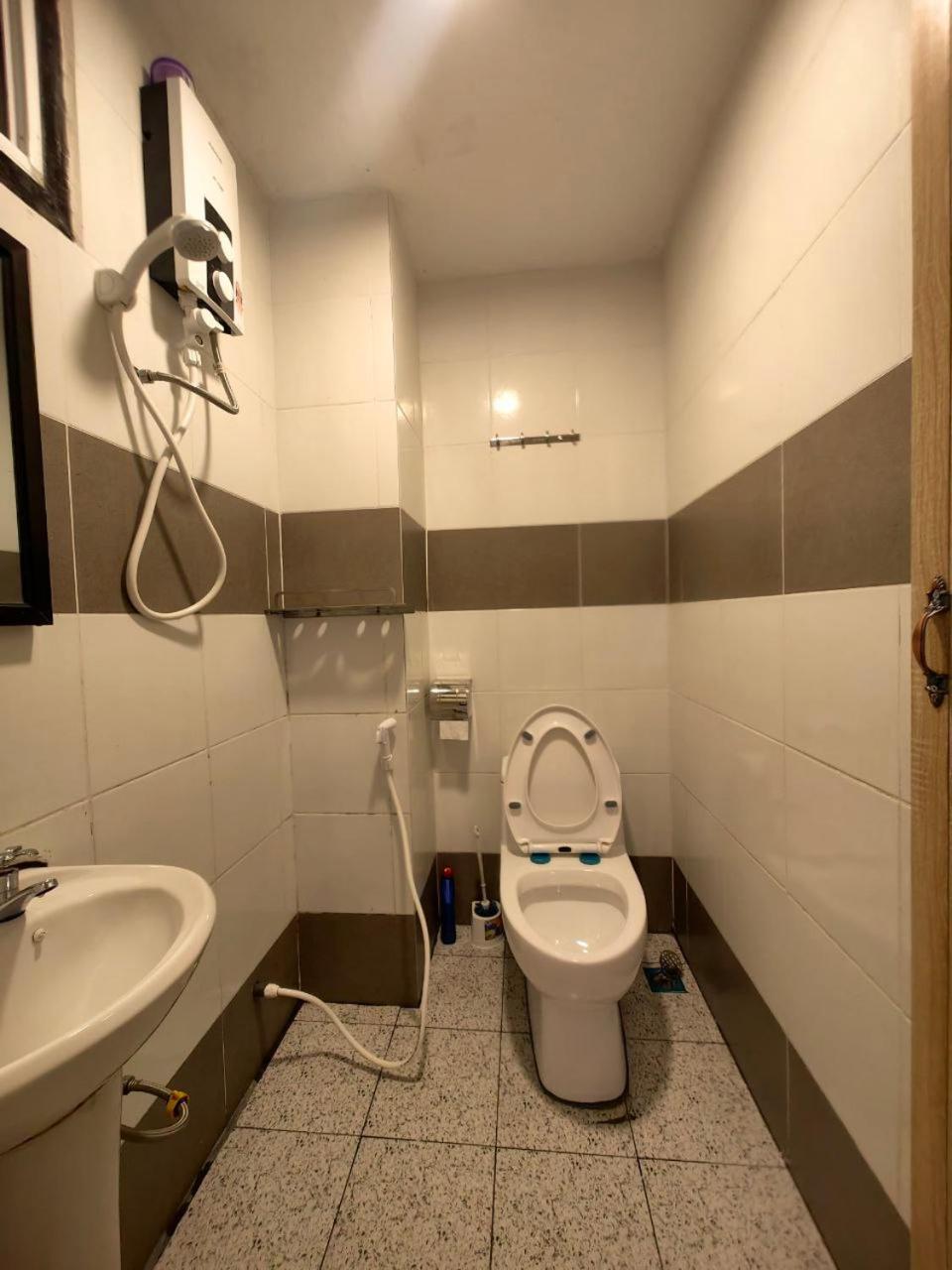 Standard Double Room with Fan - Photo 11