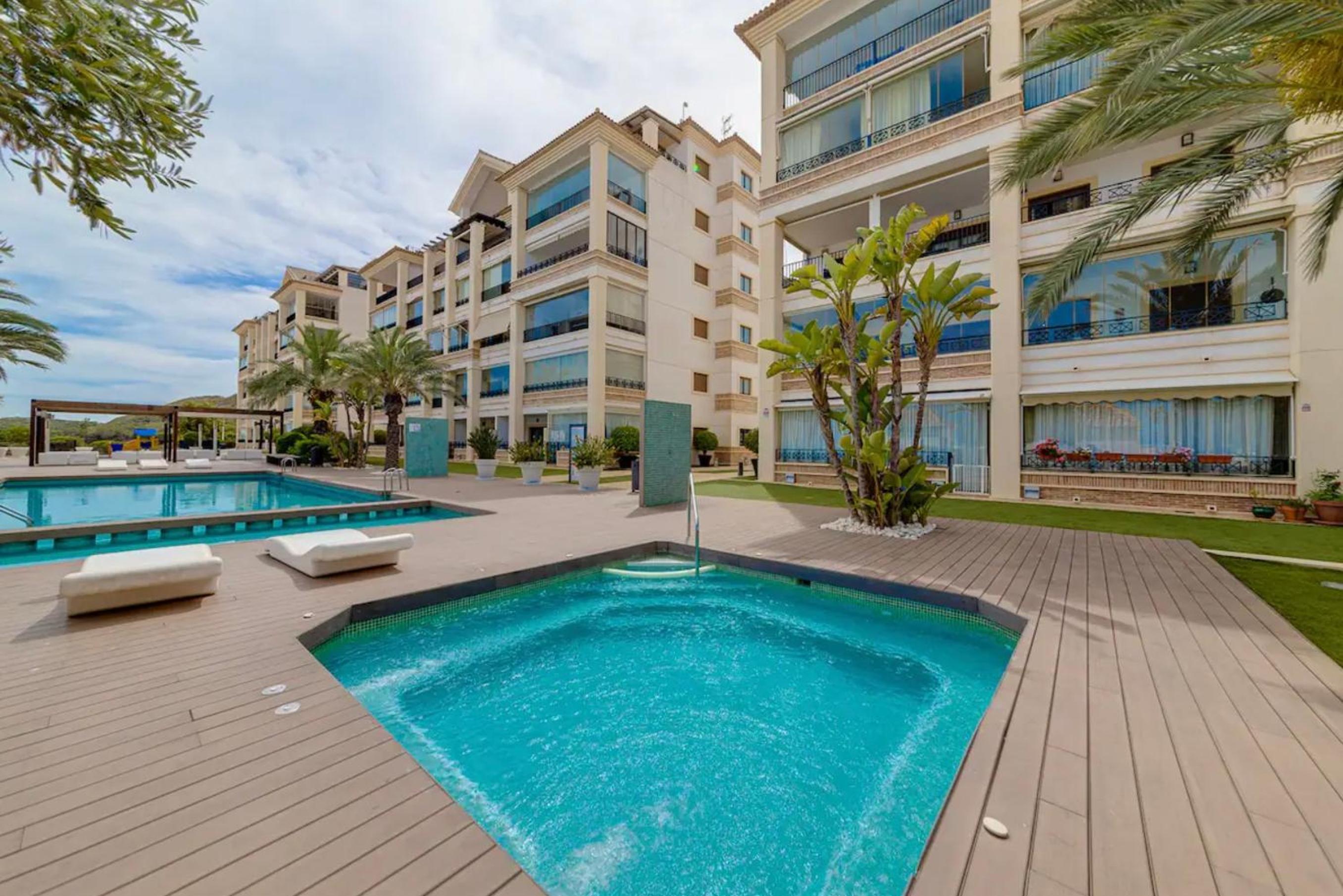 Two-Bedroom Deluxe Apartment with Ocean View photo 2