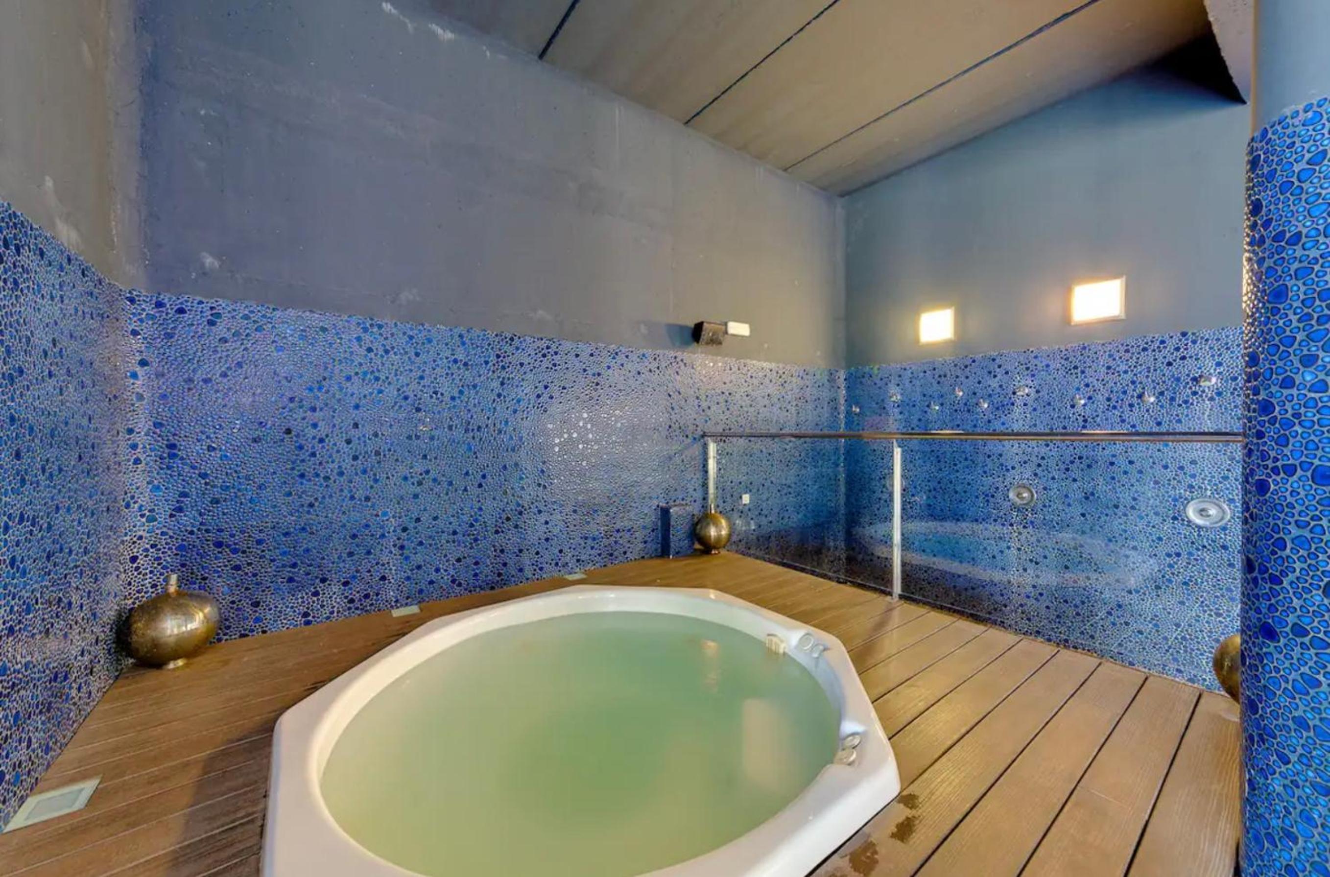 Two-Bedroom Deluxe Apartment with Ocean View photo 3