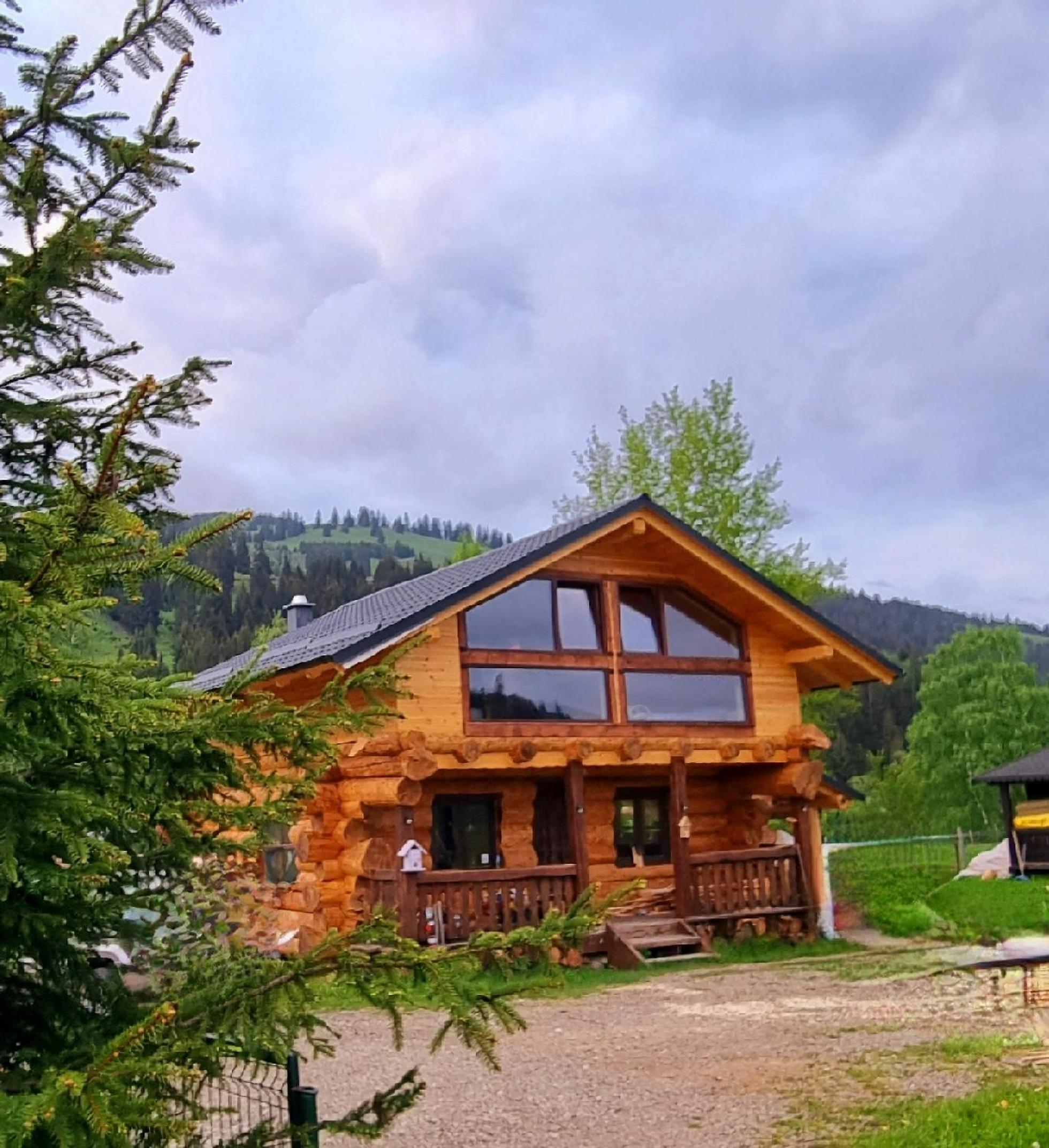 Three-Bedroom Chalet photo 2