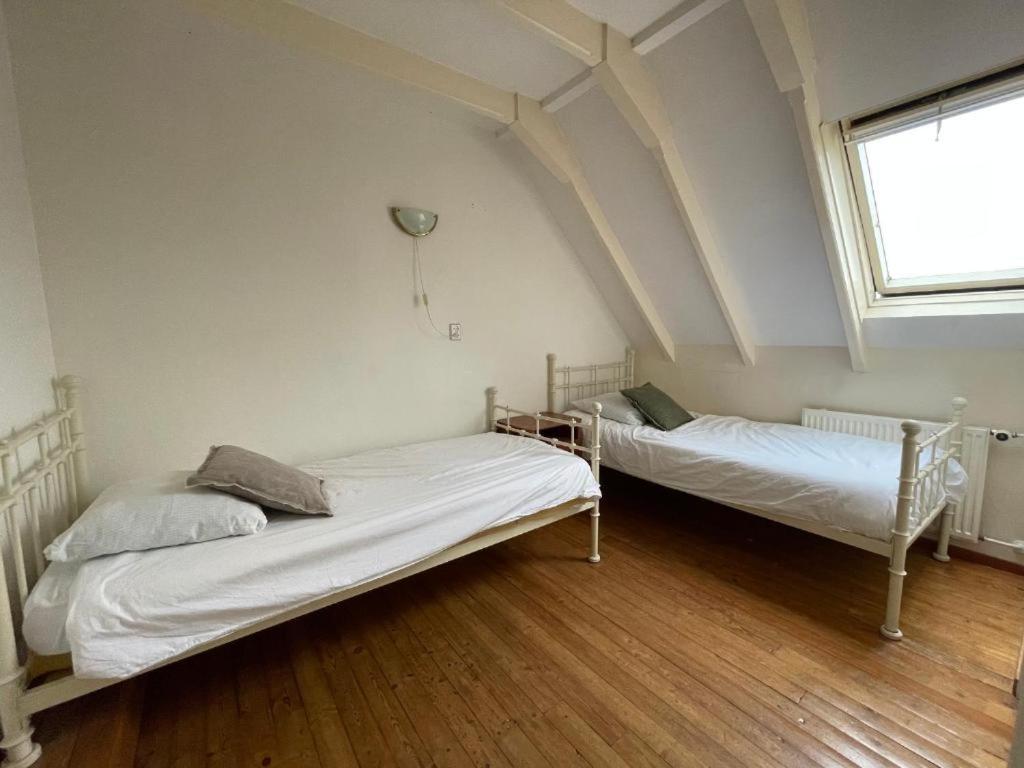 Twin Room with Private Bathroom photo 1