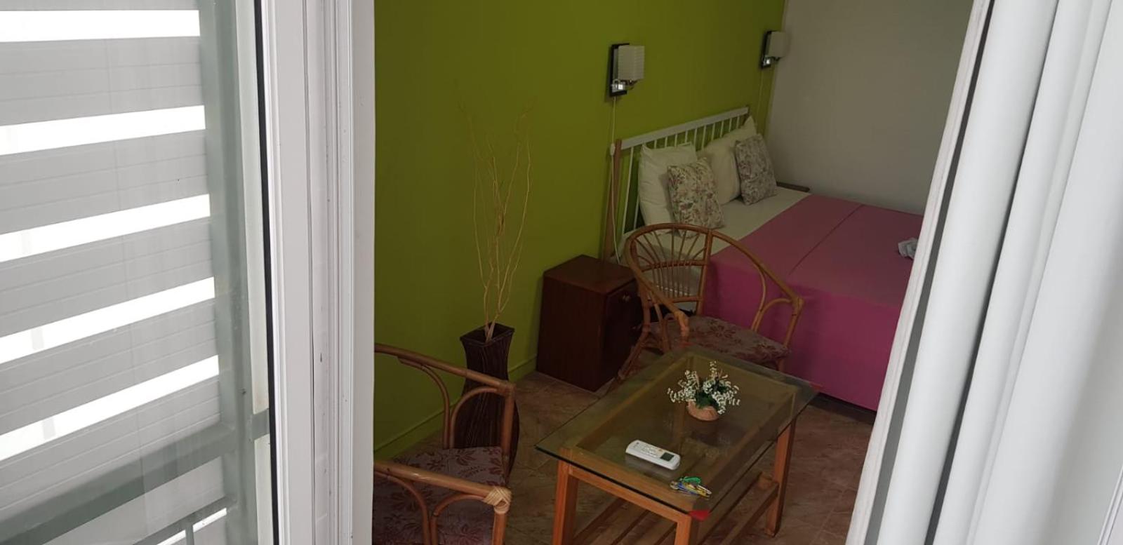 Studio Apartment photo 2