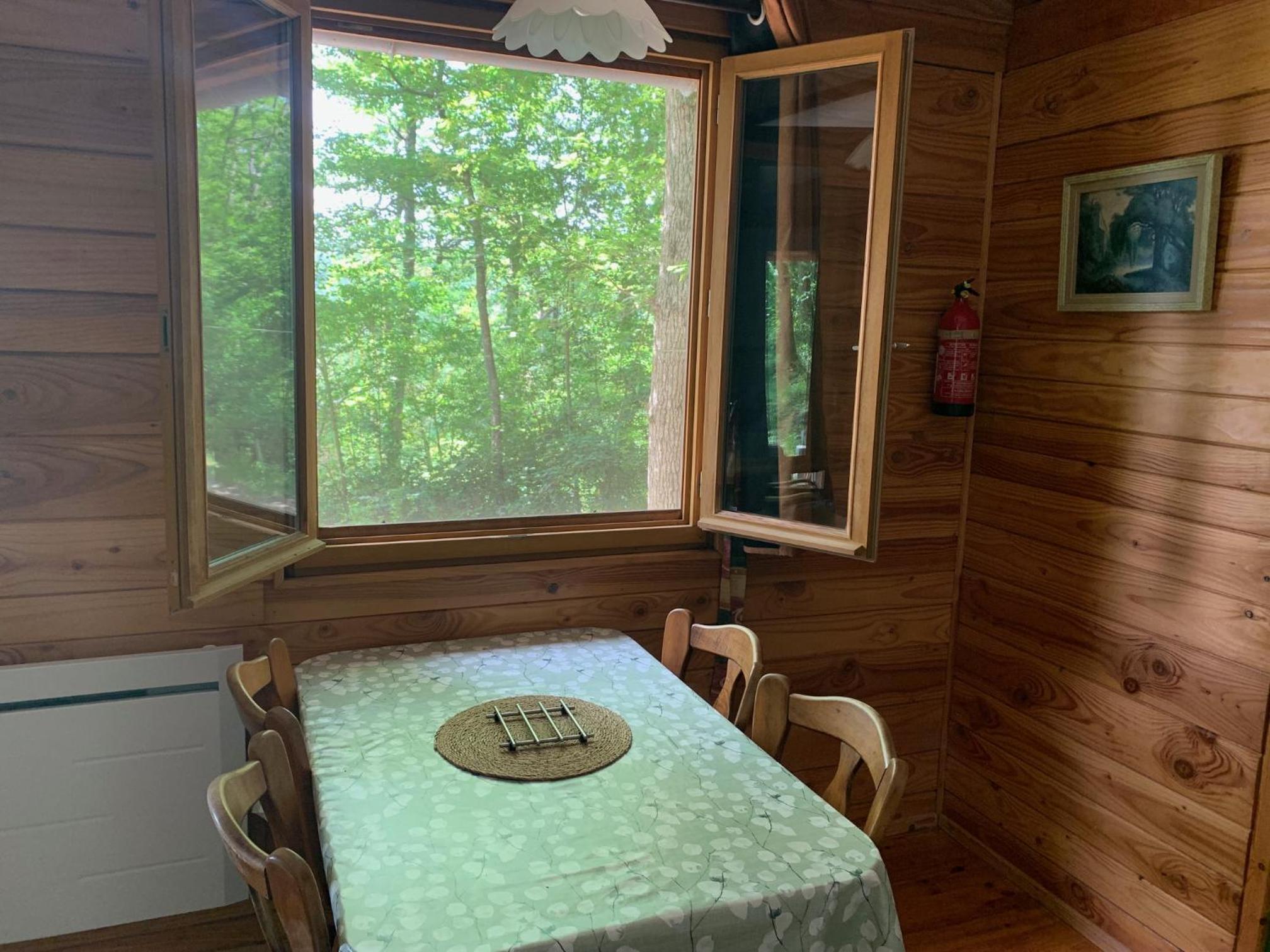 Chalet (6 Adults) photo 3