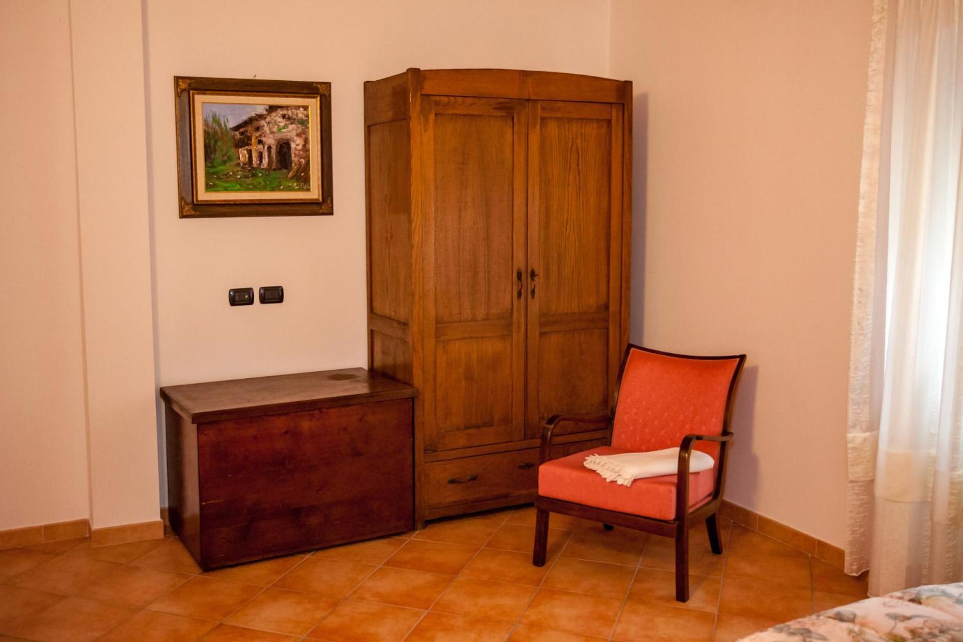 Apartment - Split Level - Photo 10