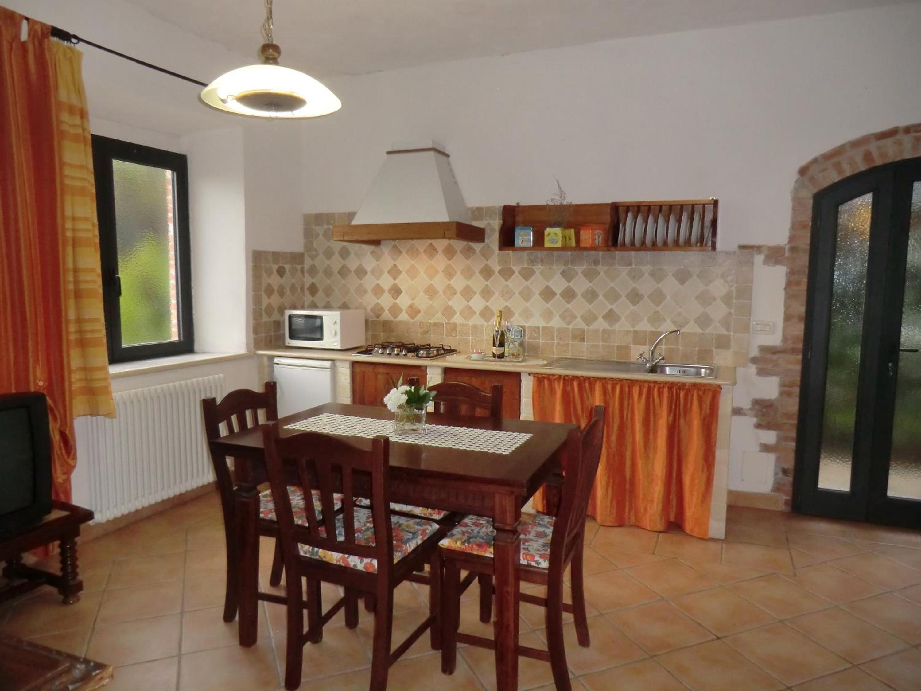 One-Bedroom Apartment - Photo 3