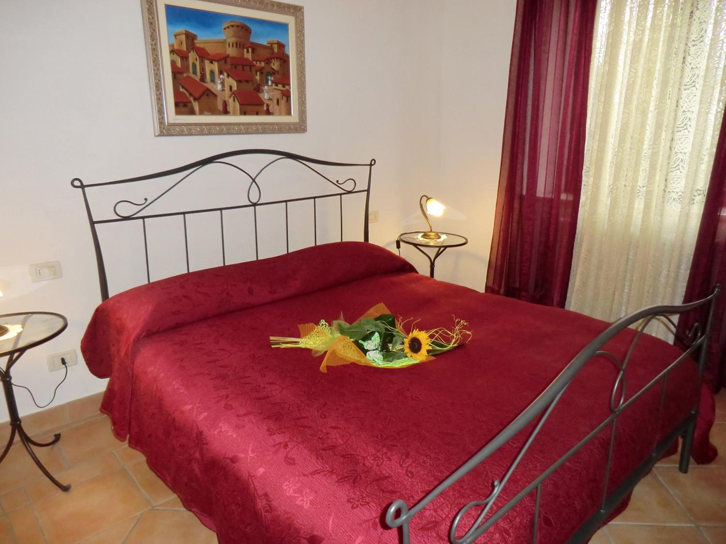 One-Bedroom Apartment - Photo 26