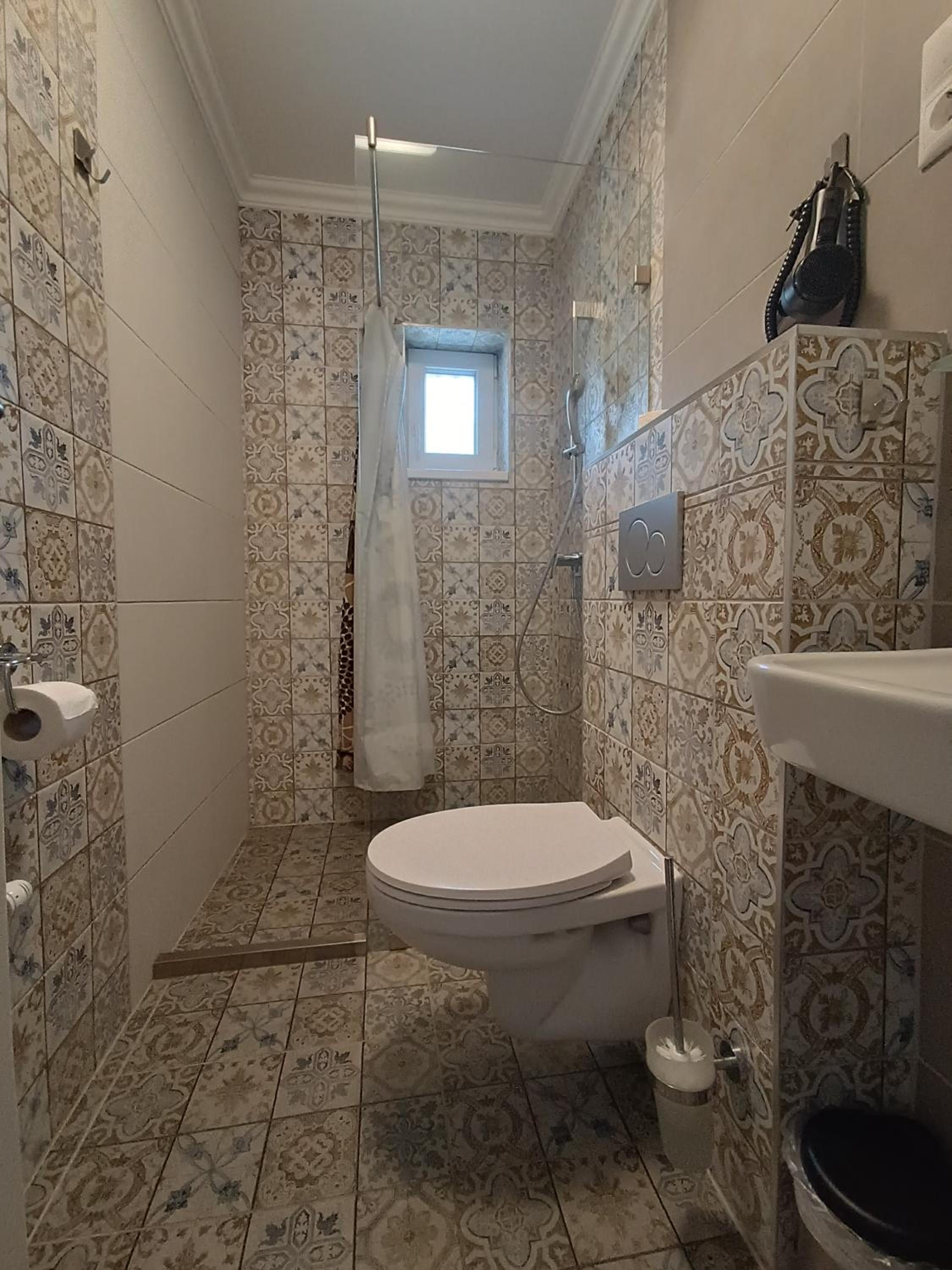 Deluxe Double Room with Balcony photo 3