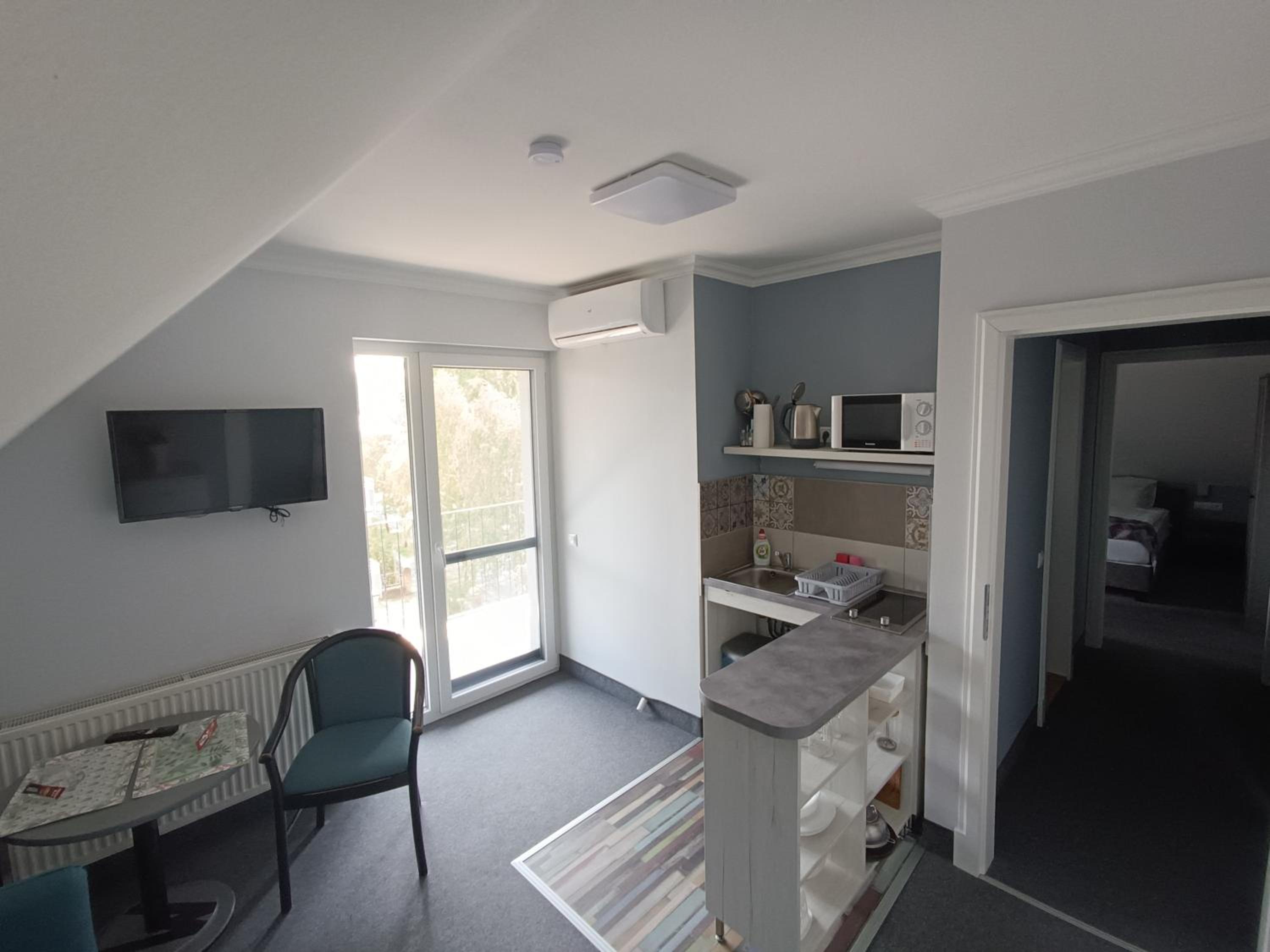 Apartment with Balcony photo 2
