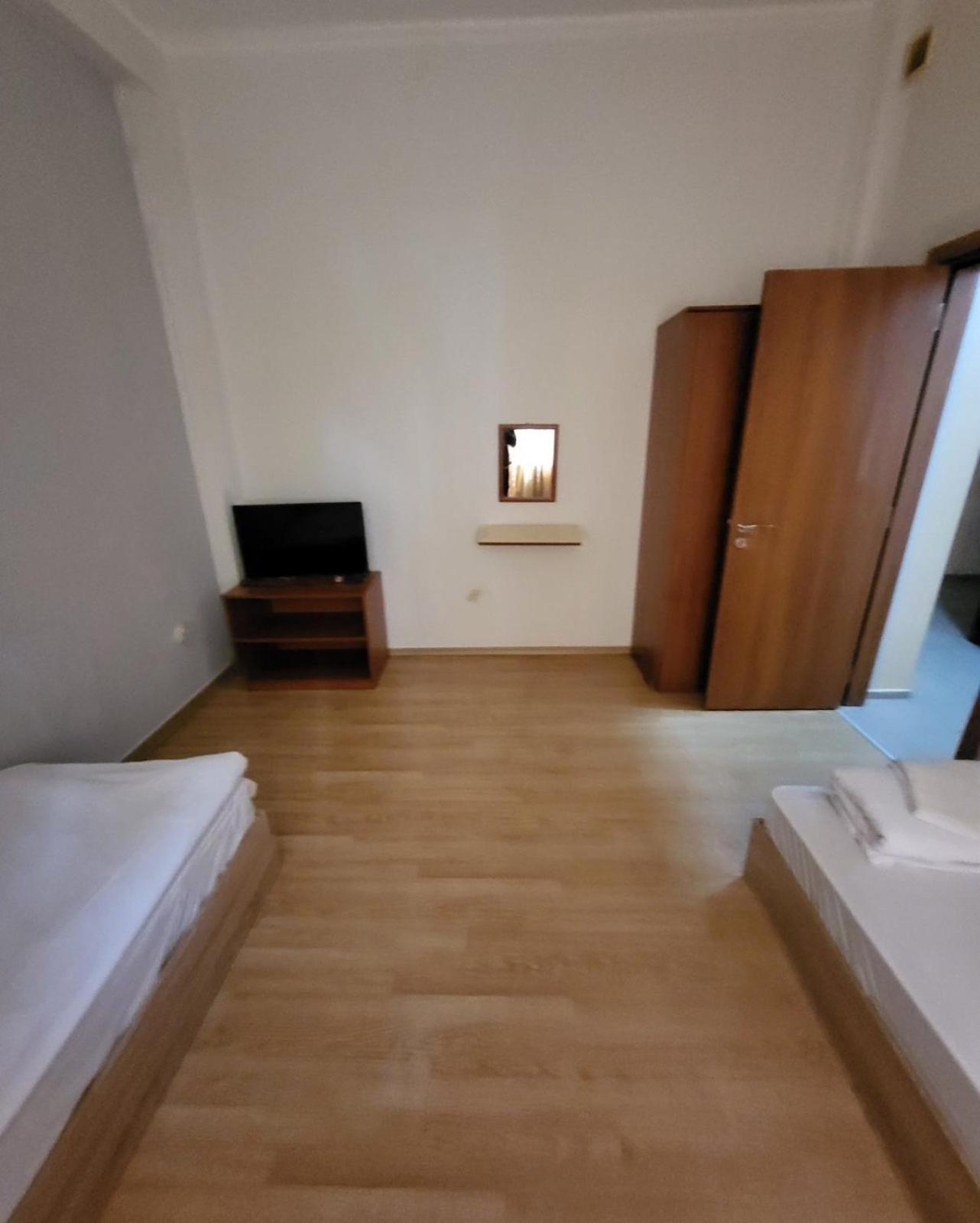 Large Twin Room photo 1