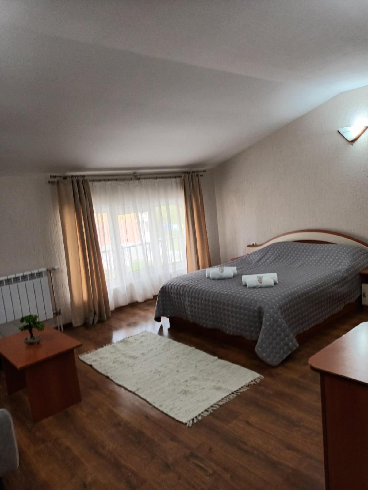 Two-Bedroom Apartment - Photo 2