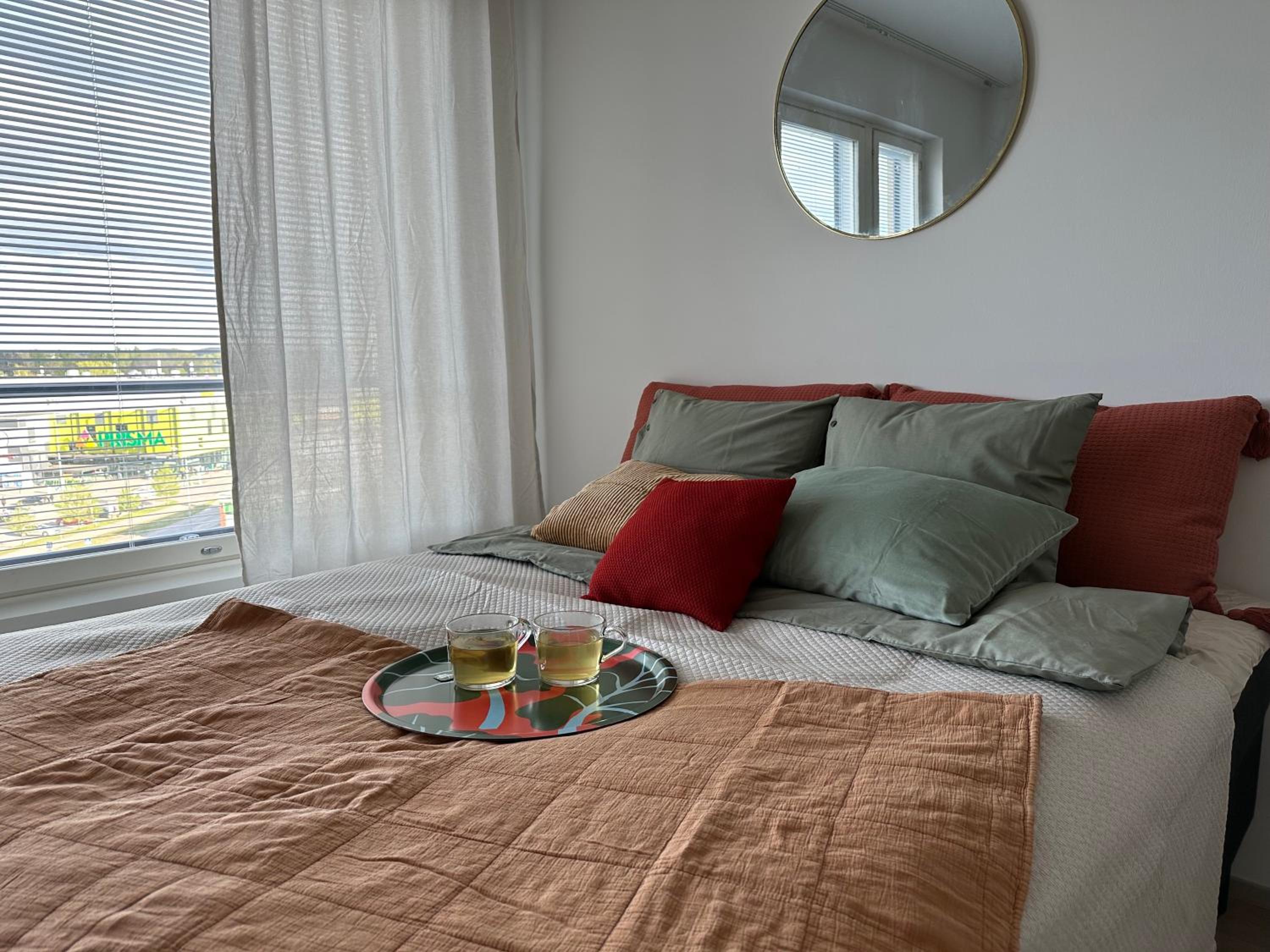 One-Bedroom Apartment photo 1