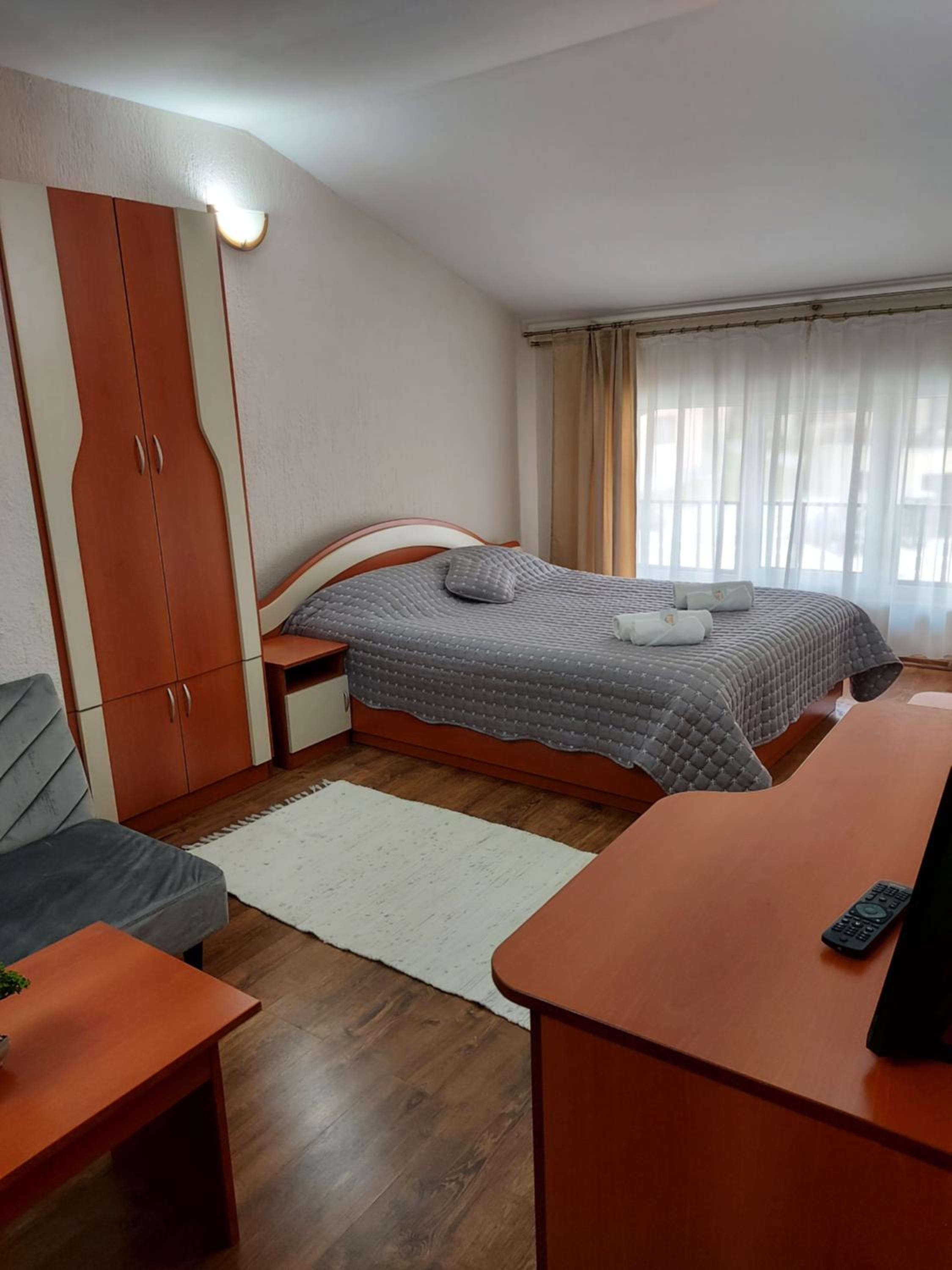 Two-Bedroom Apartment - Photo 5