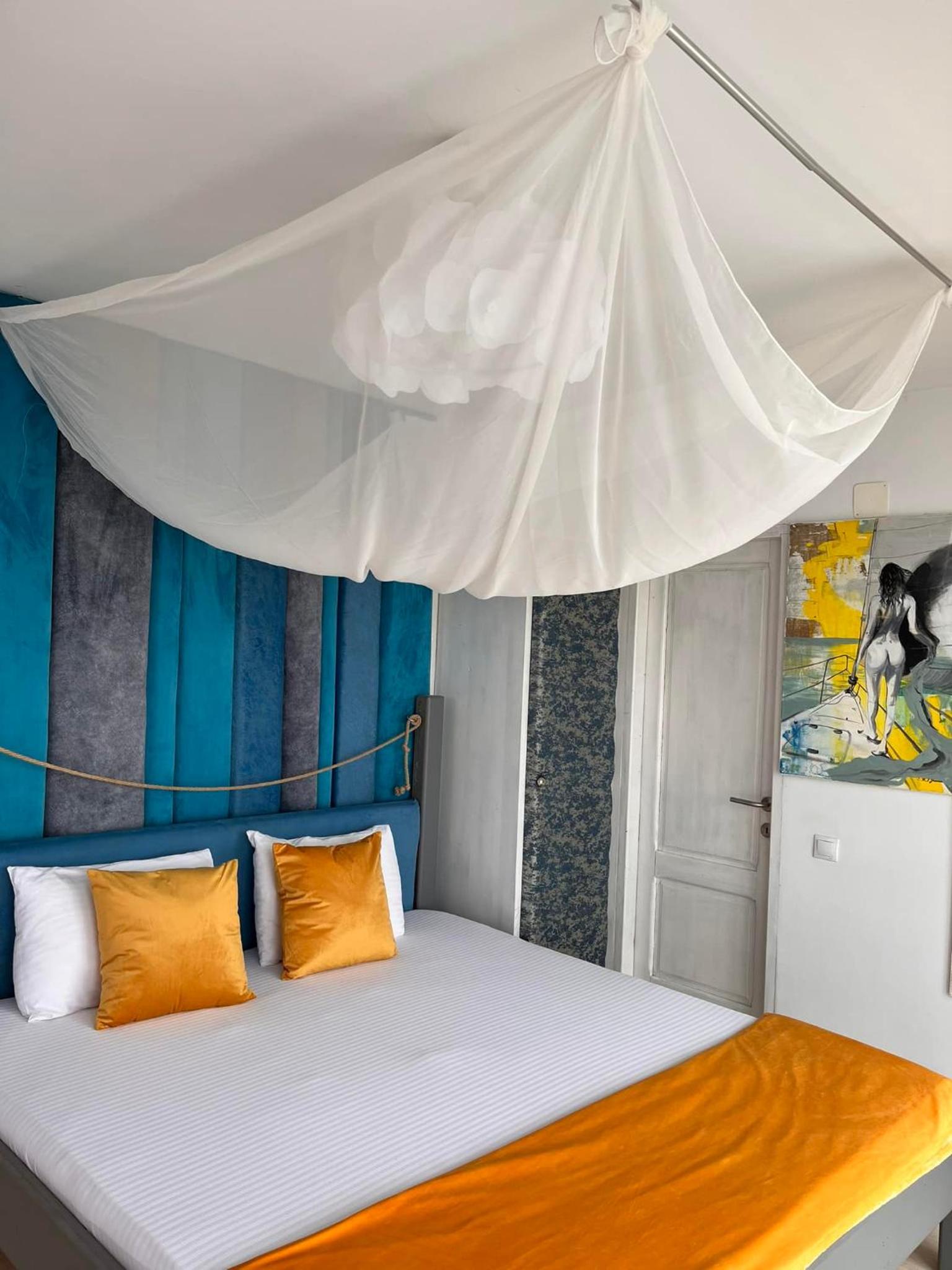 Double Room with Sea View - Photo 4