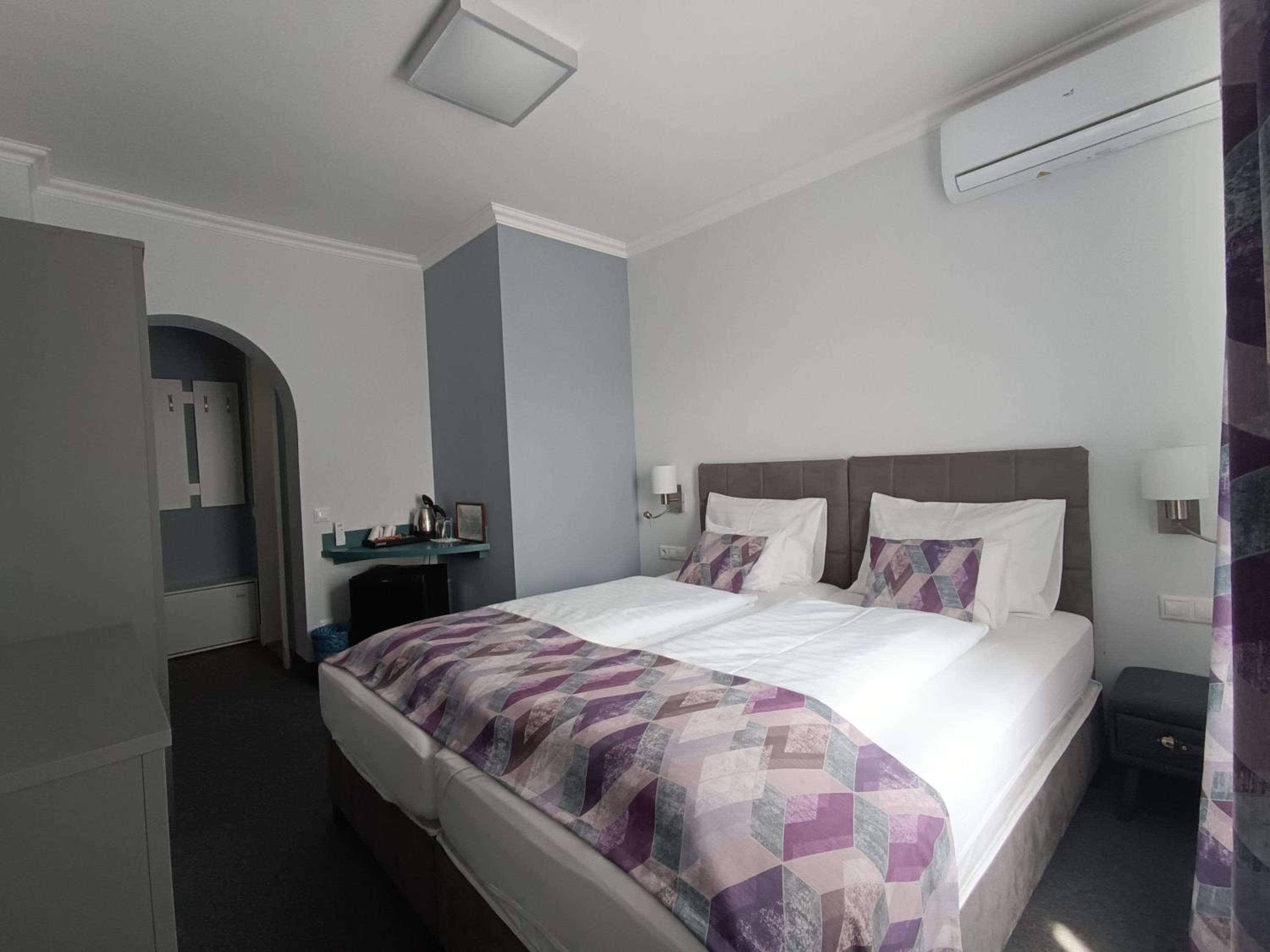 Standard Double Room photo 3