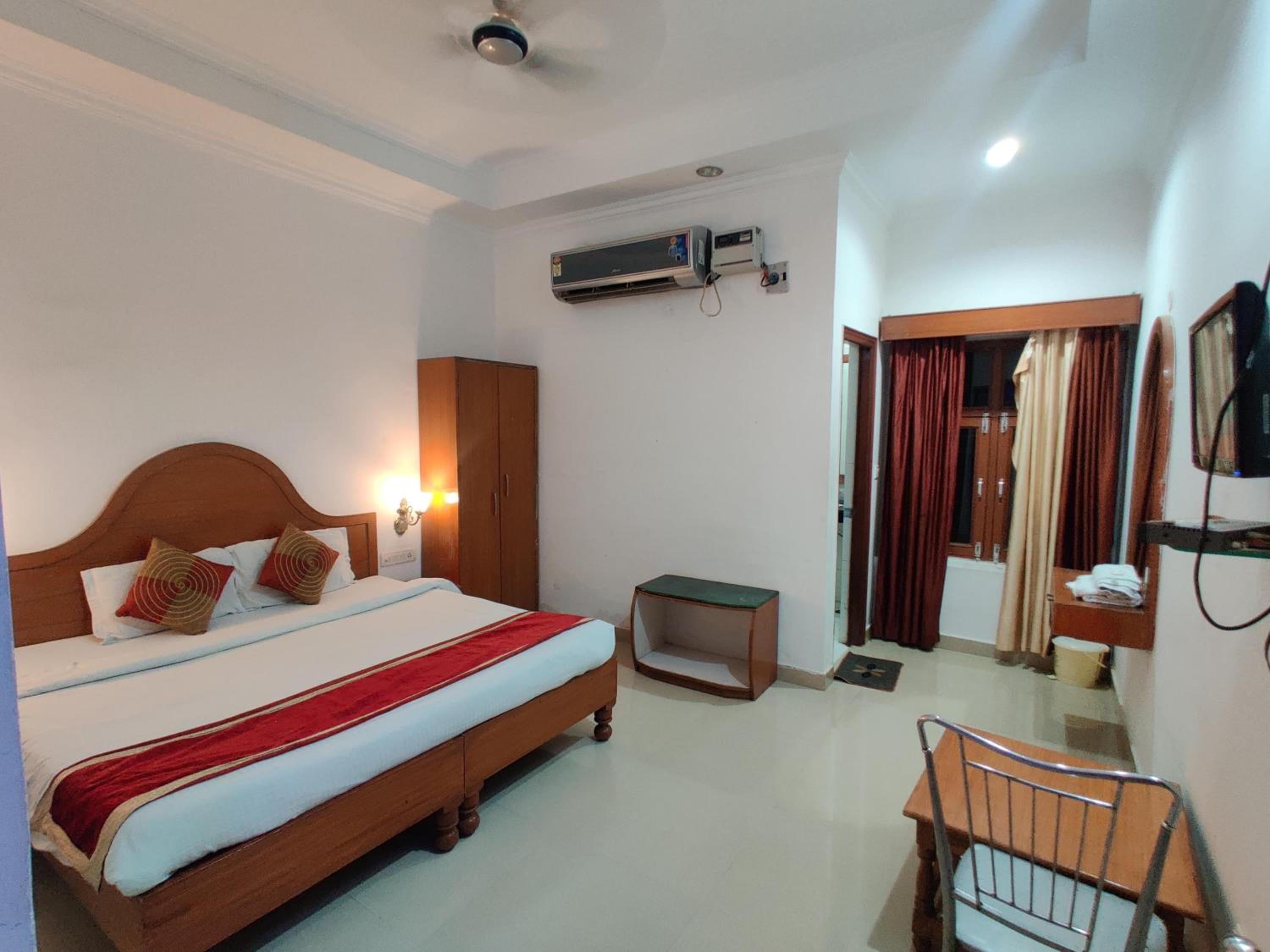 Deluxe Double Room photo 2