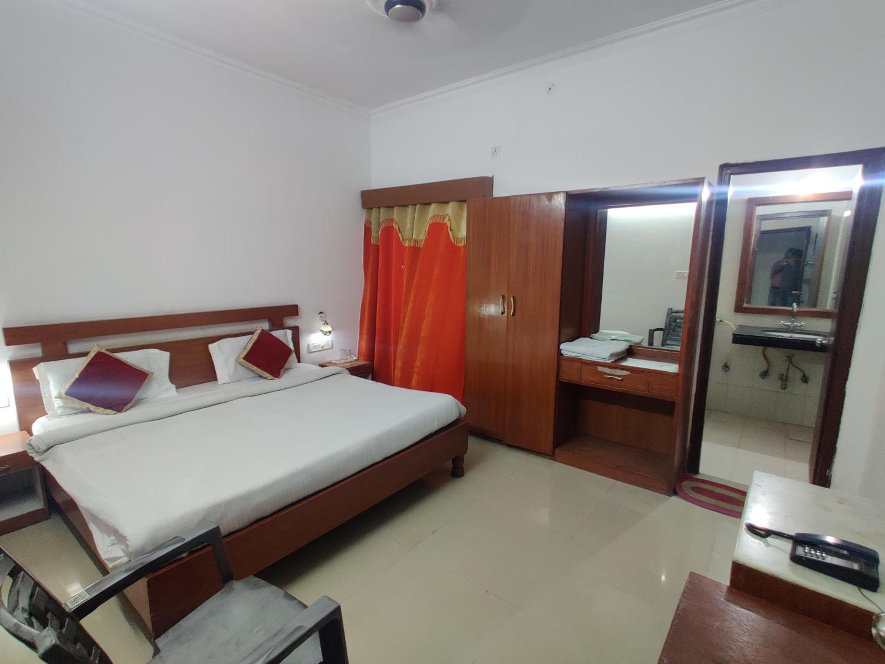 Budget Double Room photo 2