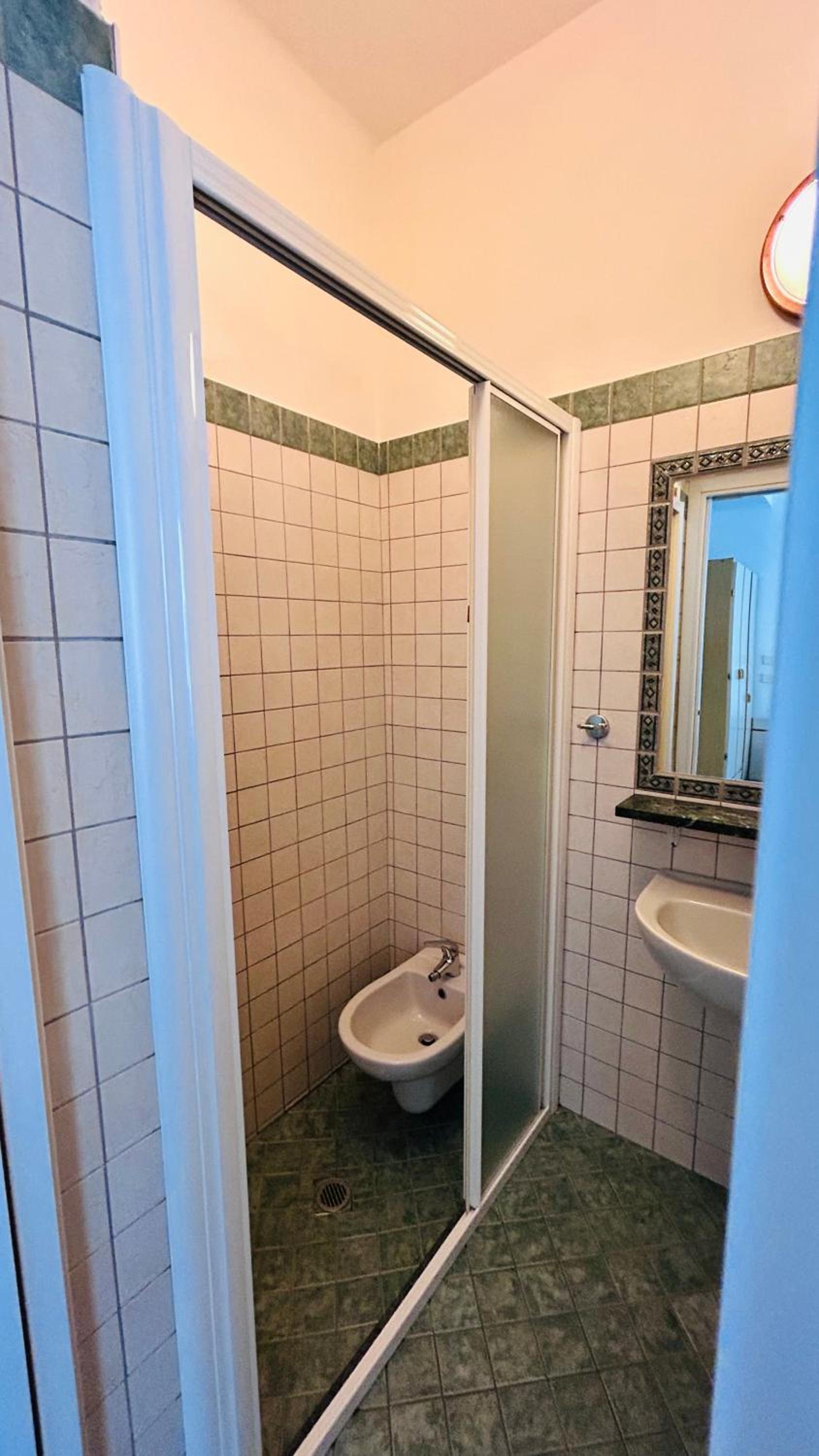 Standard Double or Twin Room - Photo 5
