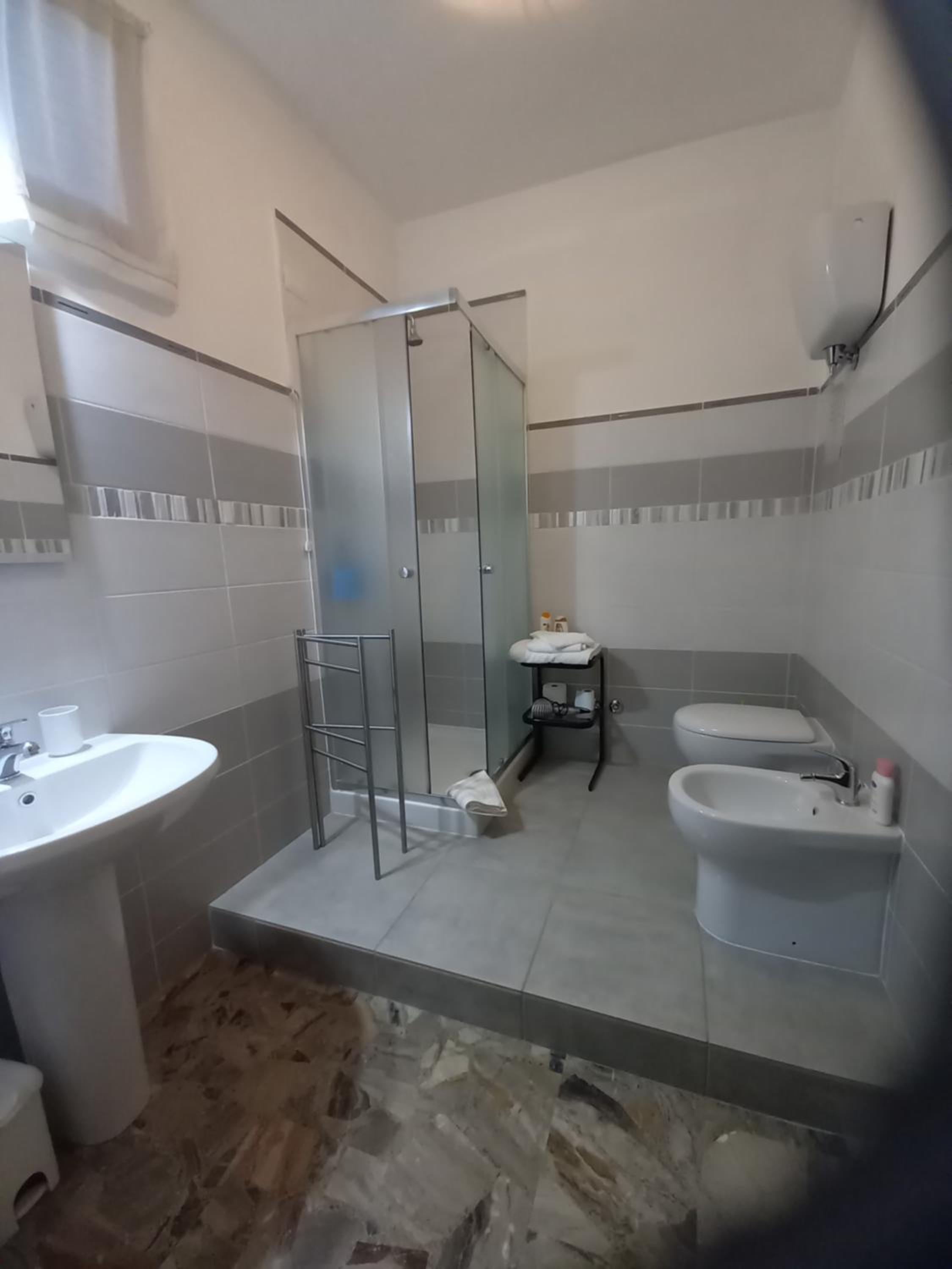 Double Room with Private External Bathroom photo 2