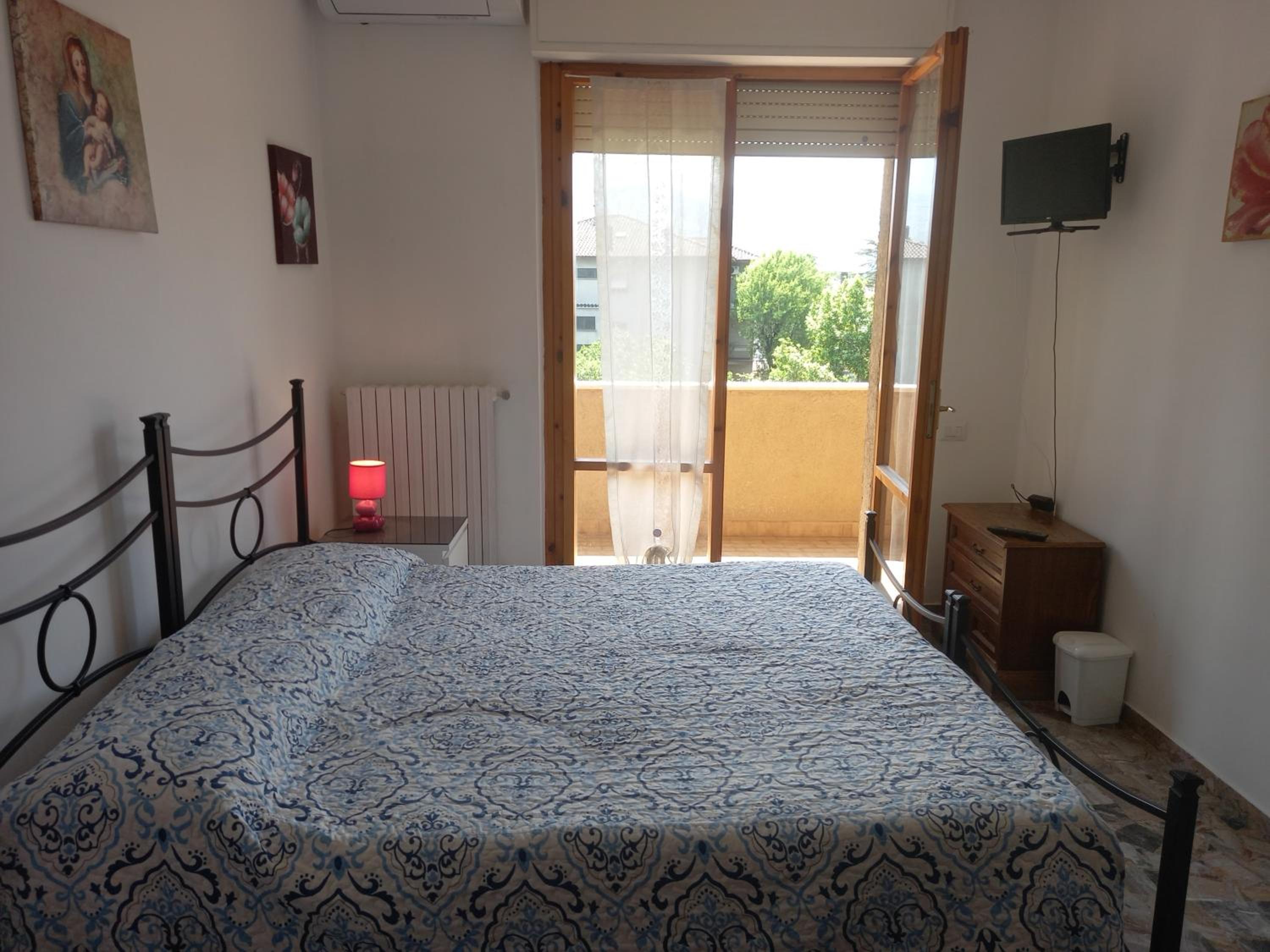 Double Room with Private External Bathroom photo 3