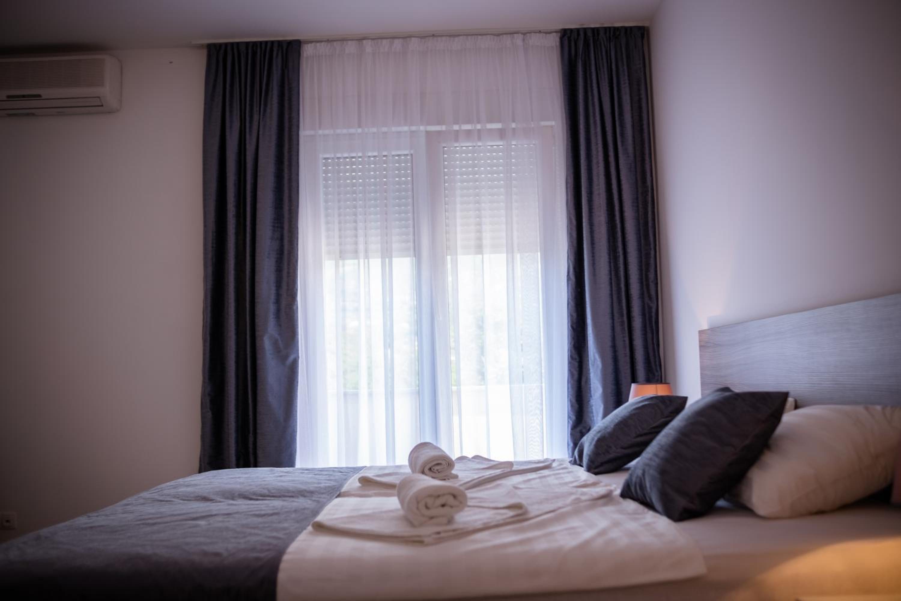 Deluxe Double or Twin Room photo 2