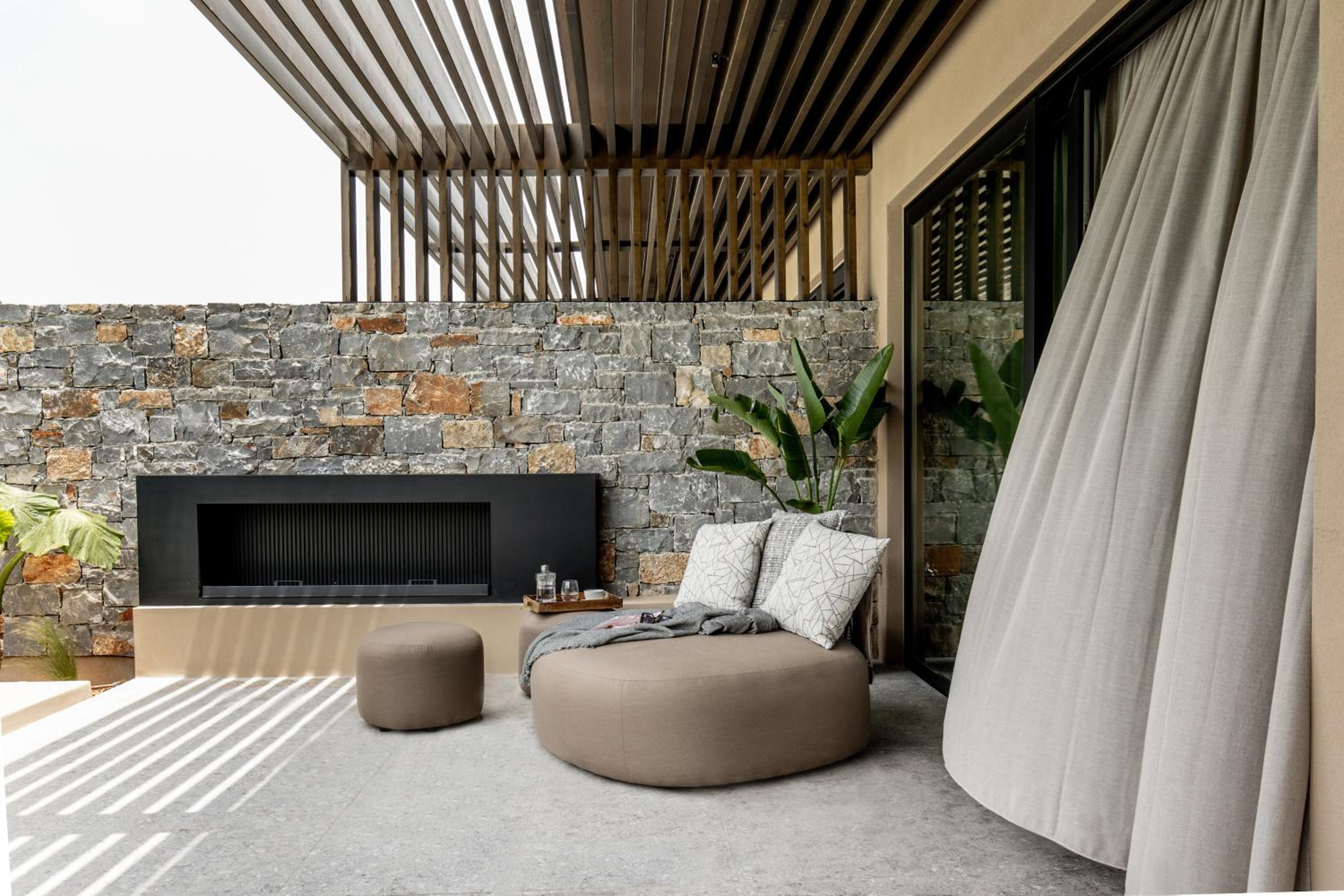 Signature Suite with Private Pool & Sauna thumbnail 6